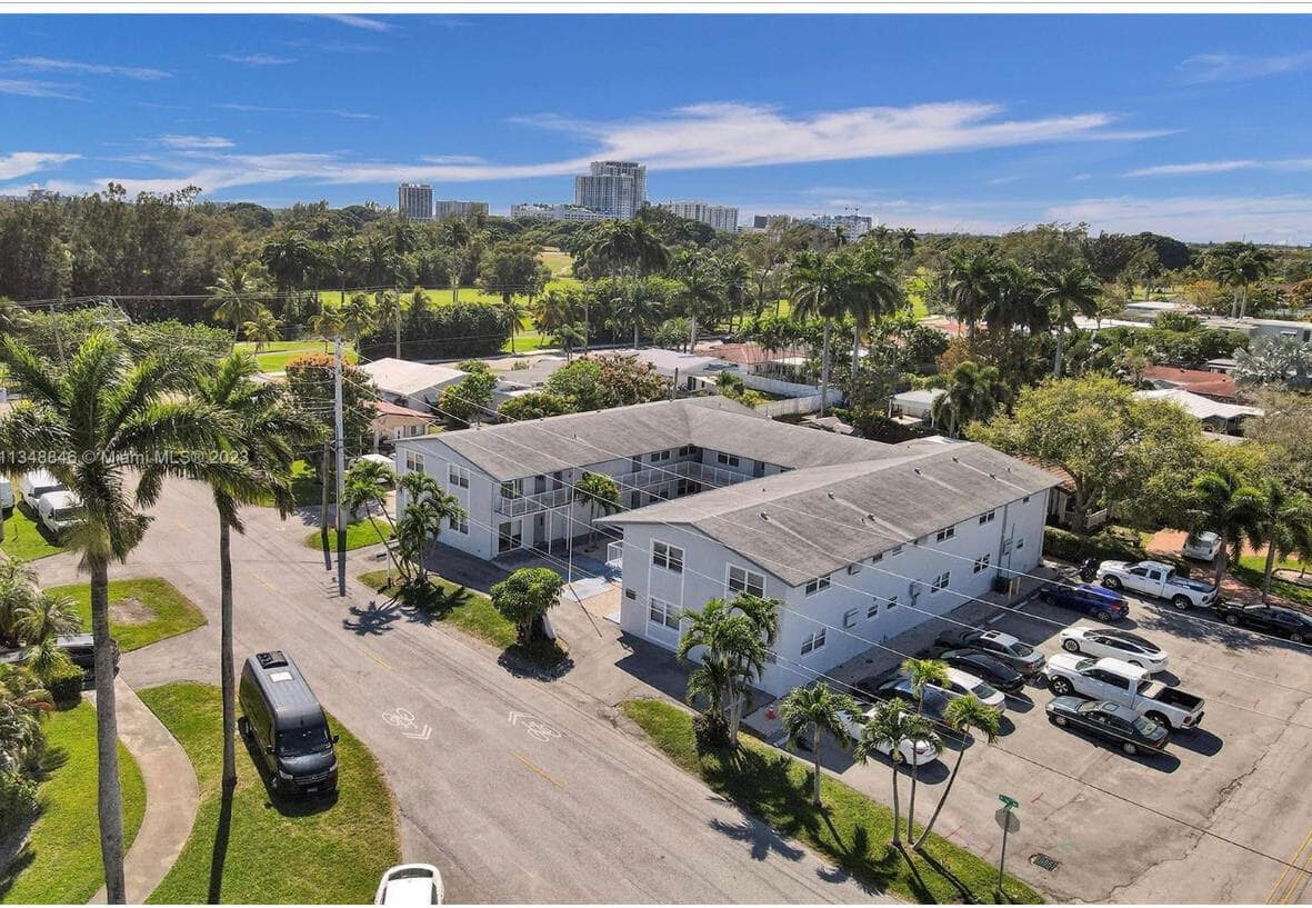 930 N 14th Court, Hollywood, FL — photo 1 of 29
