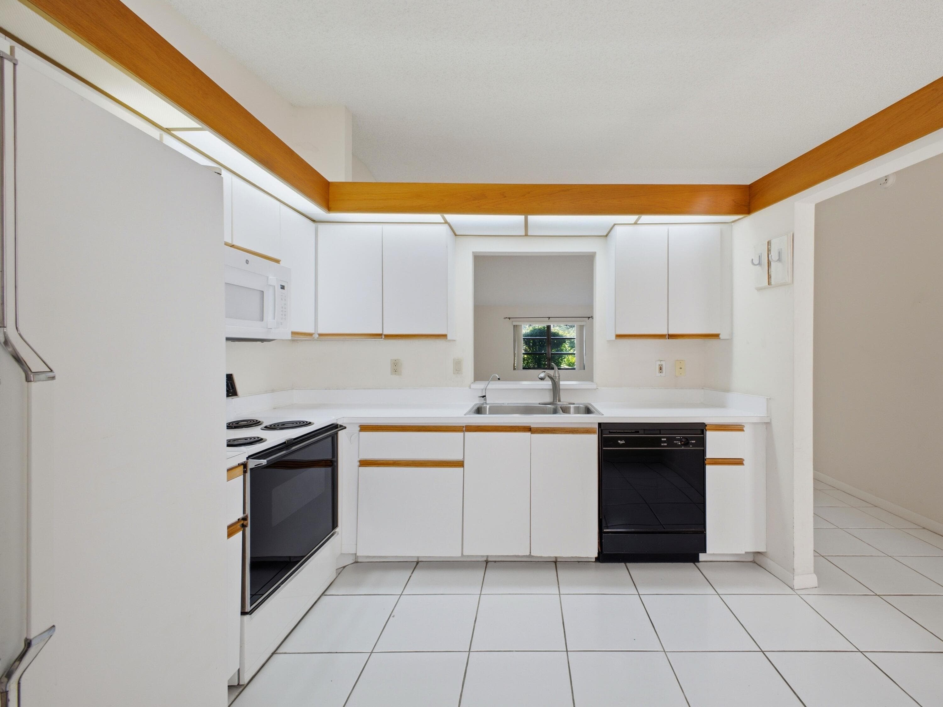 6200 Kings Gate Circle, Delray Beach, FL 33484 — photo 5 of 35
