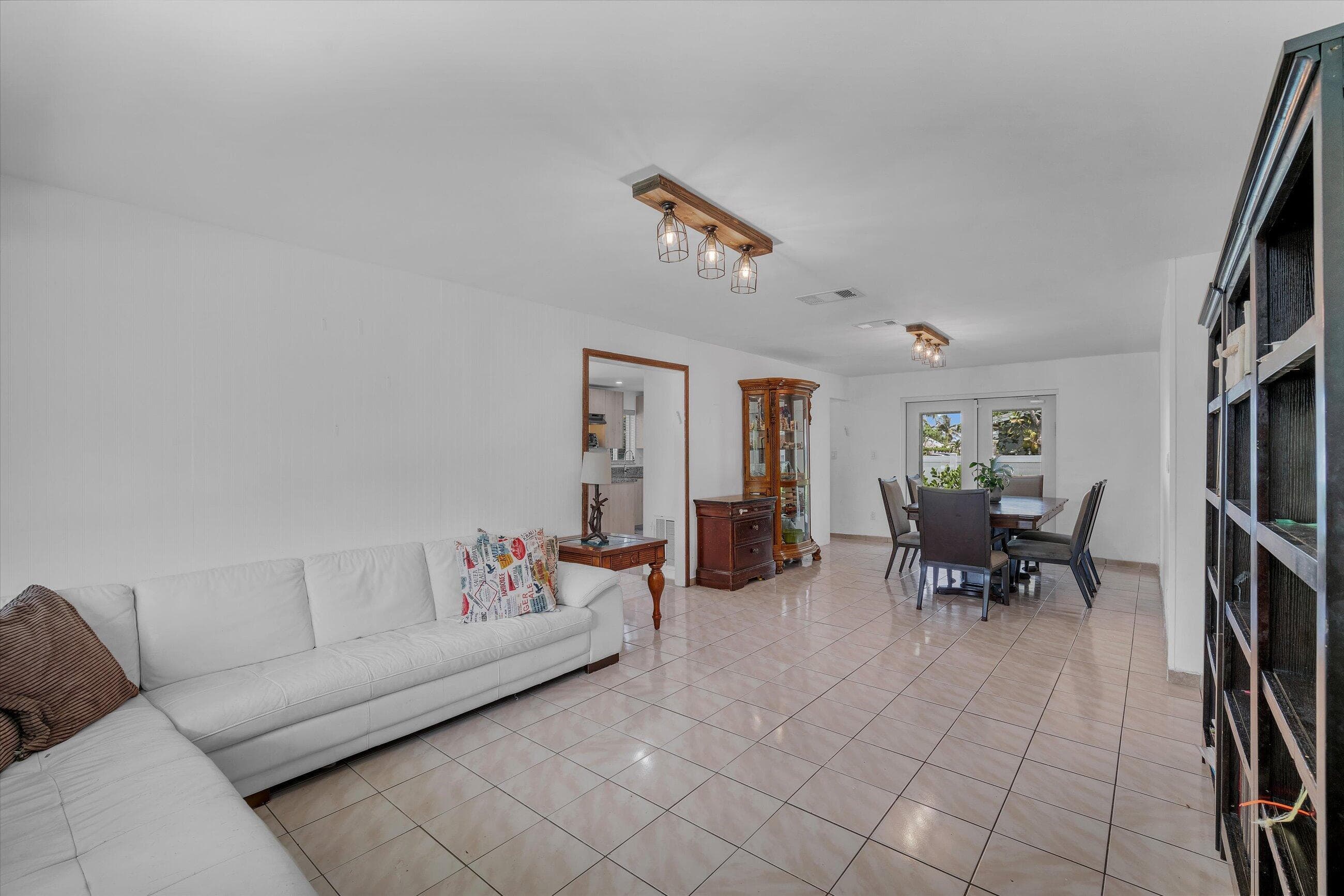 7321 Cody Street, Hollywood, FL 33024 — photo 3 of 19