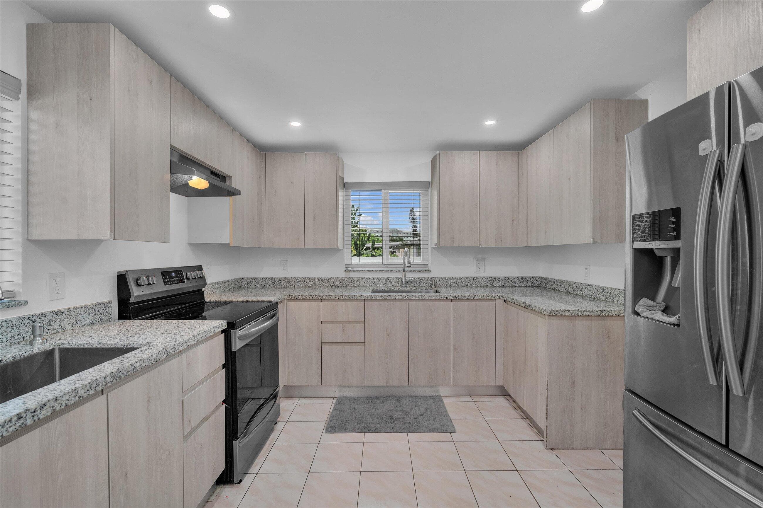 7321 Cody Street, Hollywood, FL 33024 — photo 8 of 19