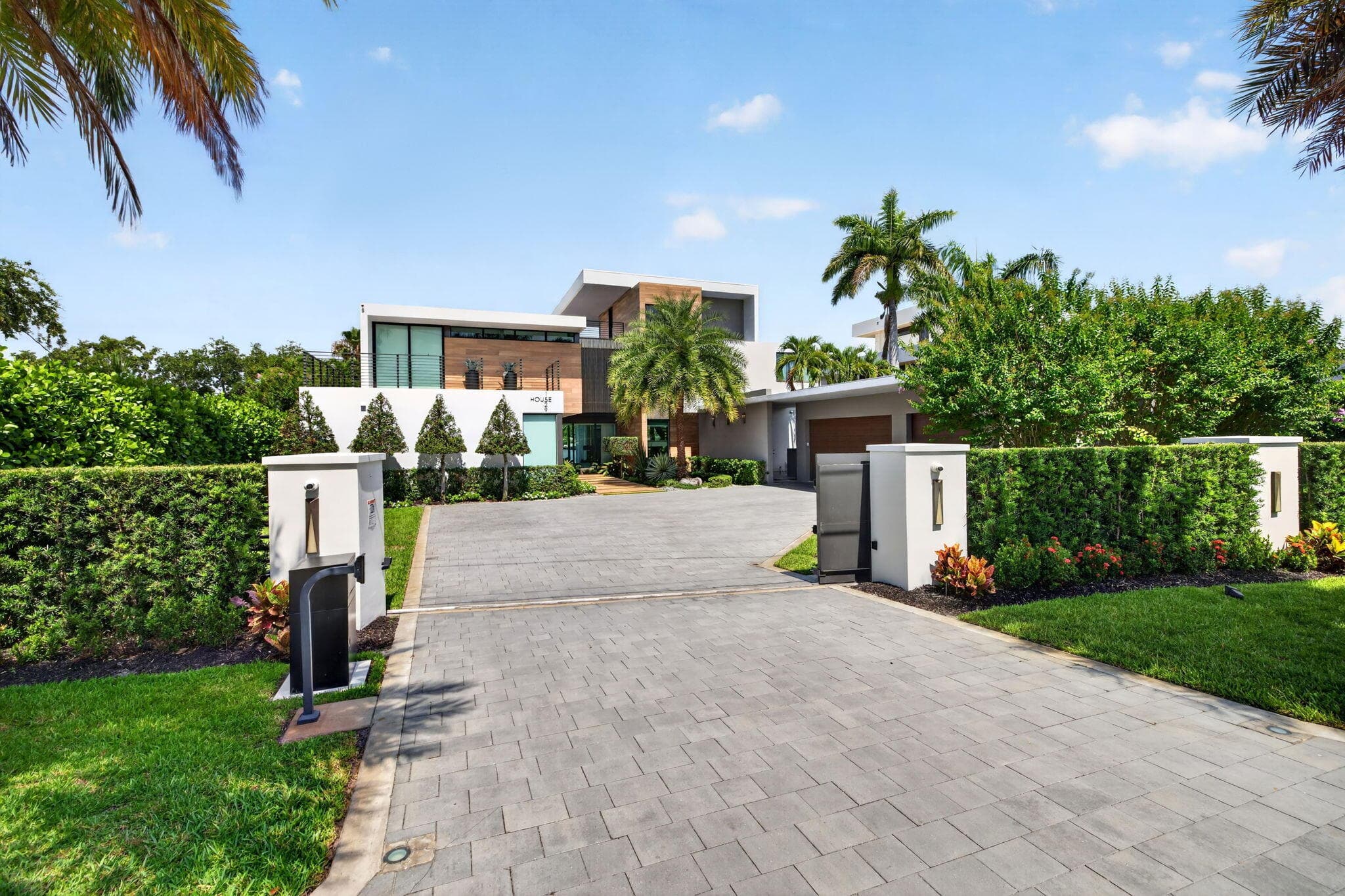 1529 Middle River Drive, Fort Lauderdale, FL 33304 — photo 21 of 120