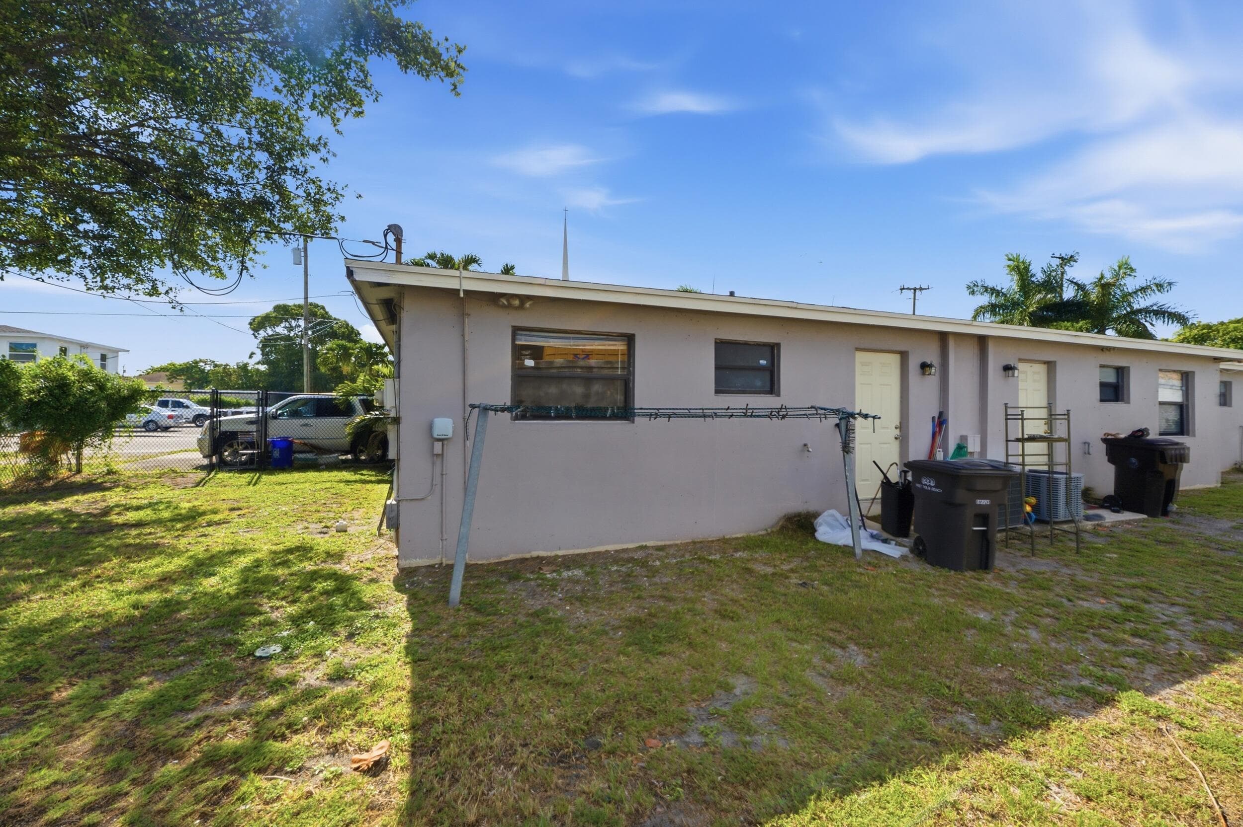 2001 A E Isaacs Avenue 2007, West Palm Beach, FL 33407 — photo 25 of 26
