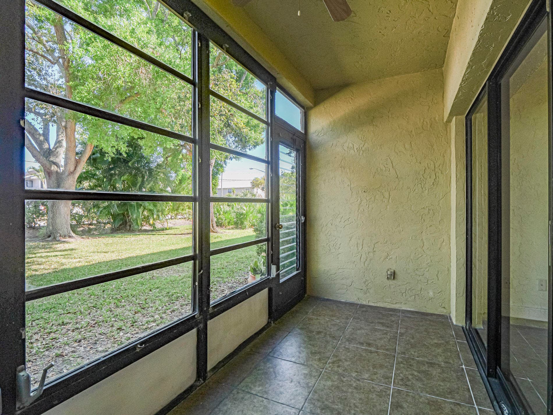 400 18th Street G2, Vero Beach, FL 32960 — photo 11 of 27