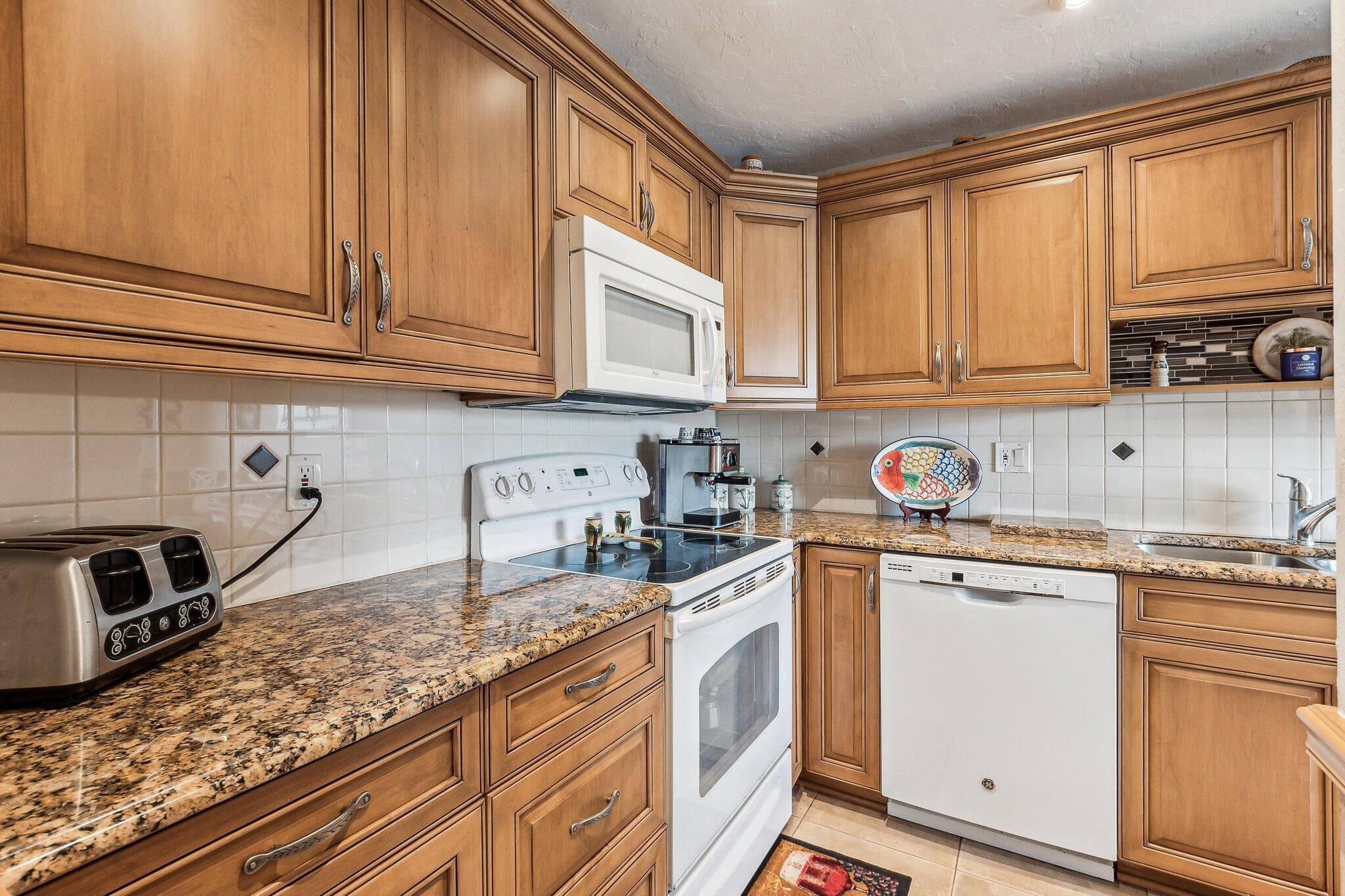 1051 Orange Terrace 103, Delray Beach, FL 33445 — photo 9 of 48