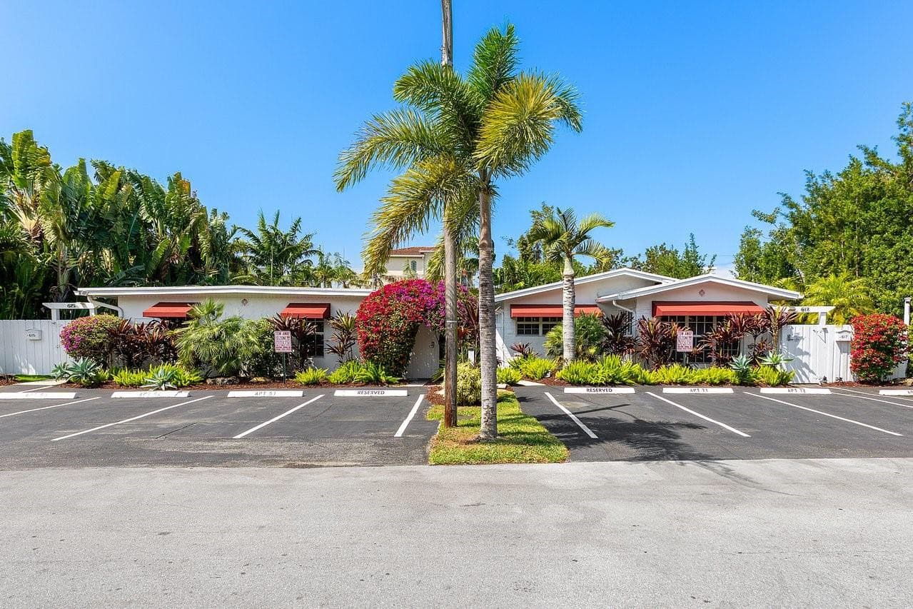 615 & 617 NE 9th Avenue, Fort Lauderdale, FL 33304 — photo 3 of 91
