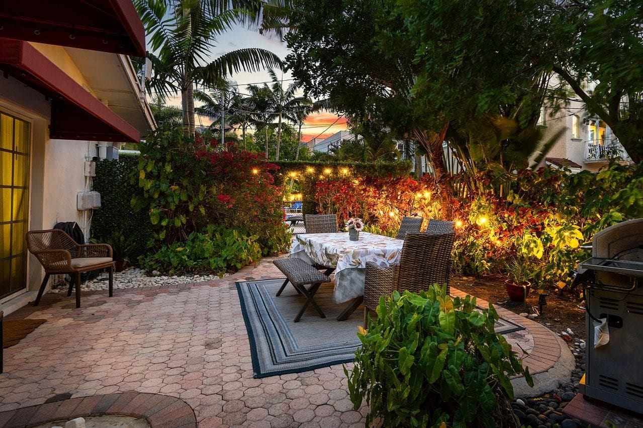 615 & 617 NE 9th Avenue, Fort Lauderdale, FL 33304 — photo 5 of 91