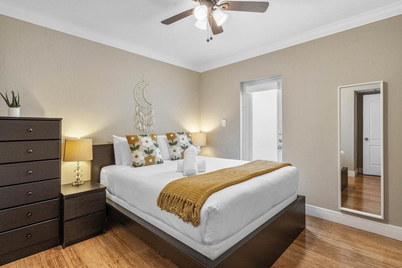 615 & 617 NE 9th Avenue, Fort Lauderdale, FL 33304 — photo 20 of 91