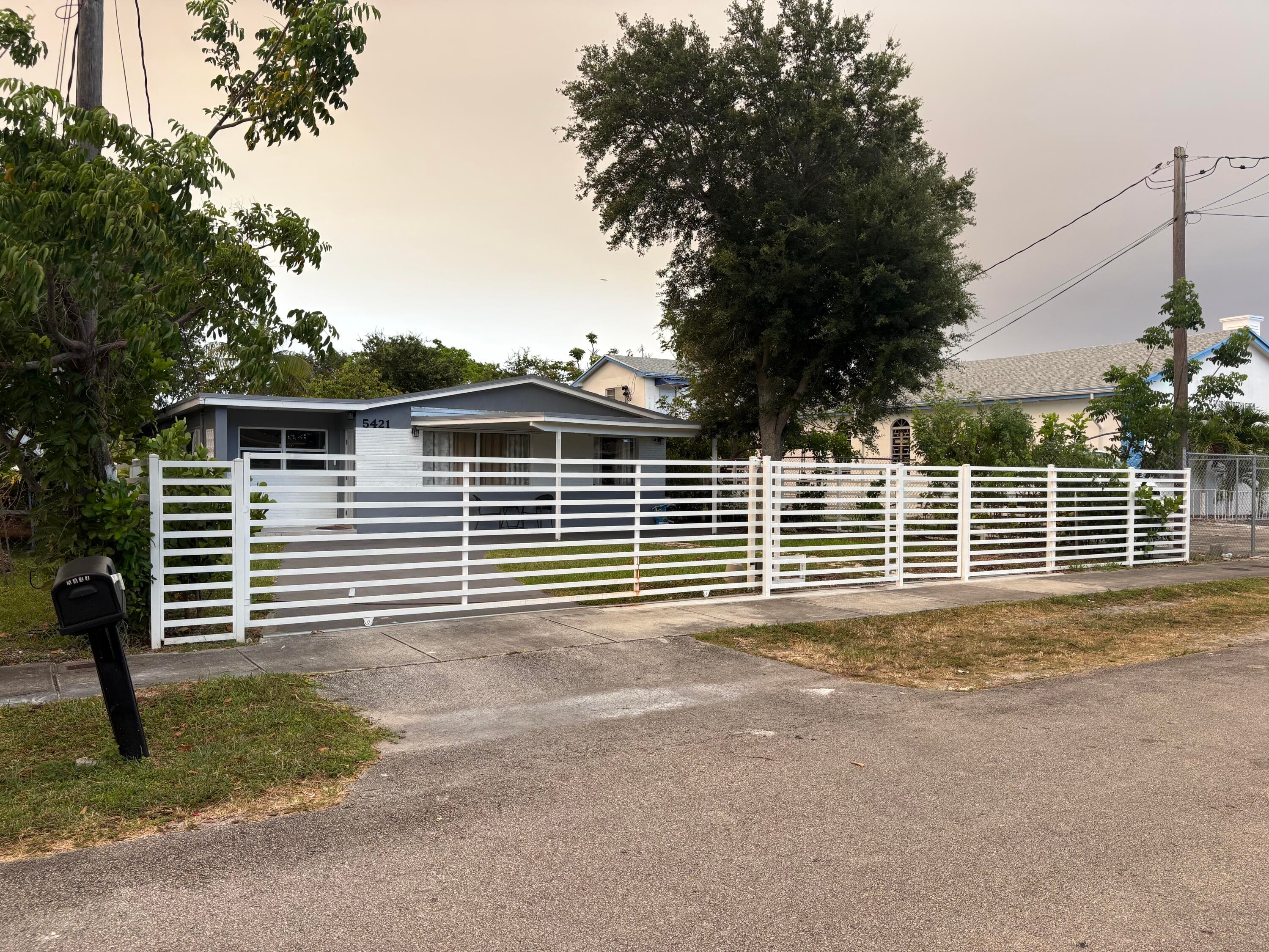 5421 SW 24th Street, West Park, FL 33023 — photo 3 of 6