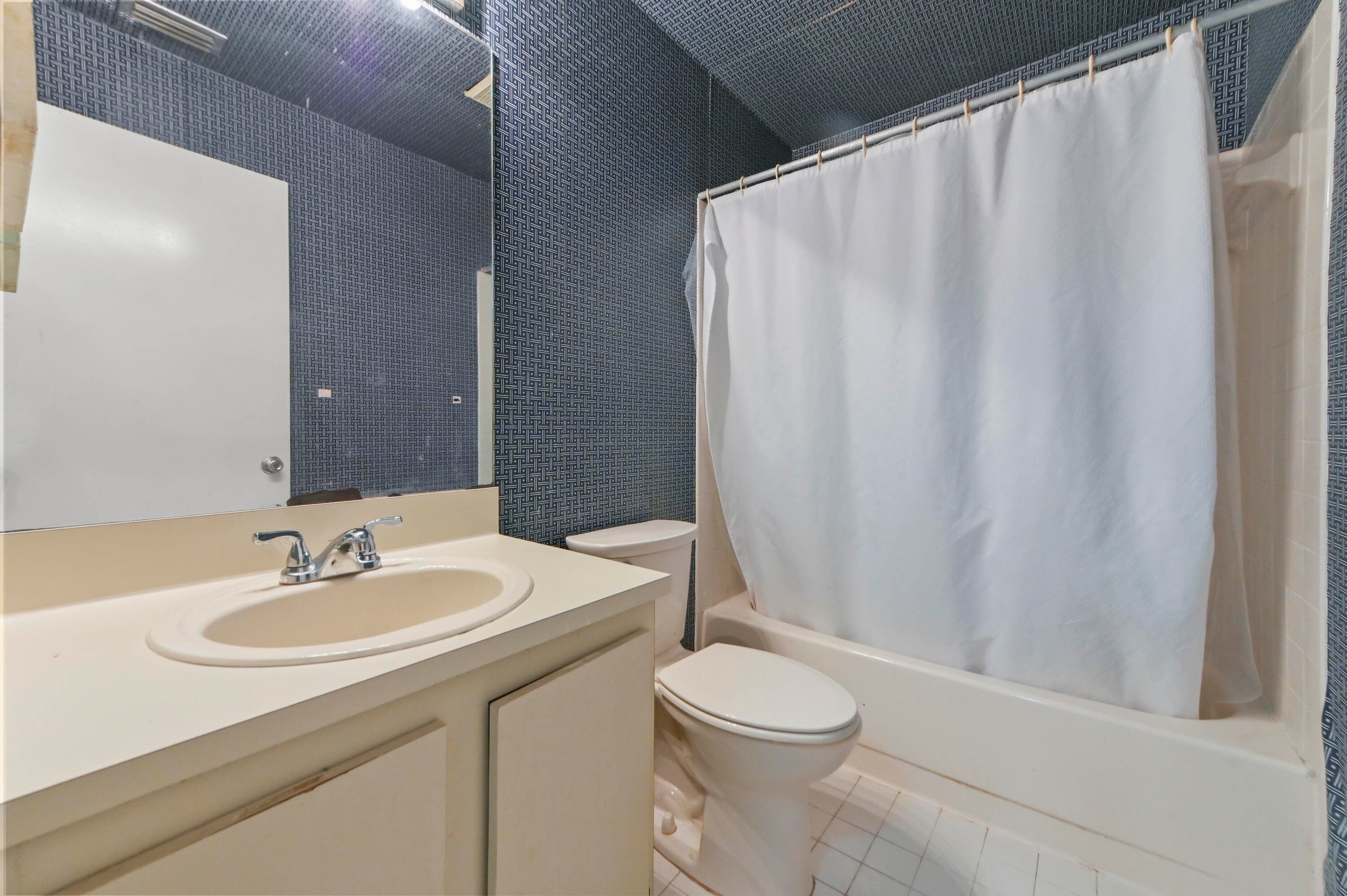 105 Lakeview Drive E, Royal Palm Beach, FL 33411 — photo 17 of 30