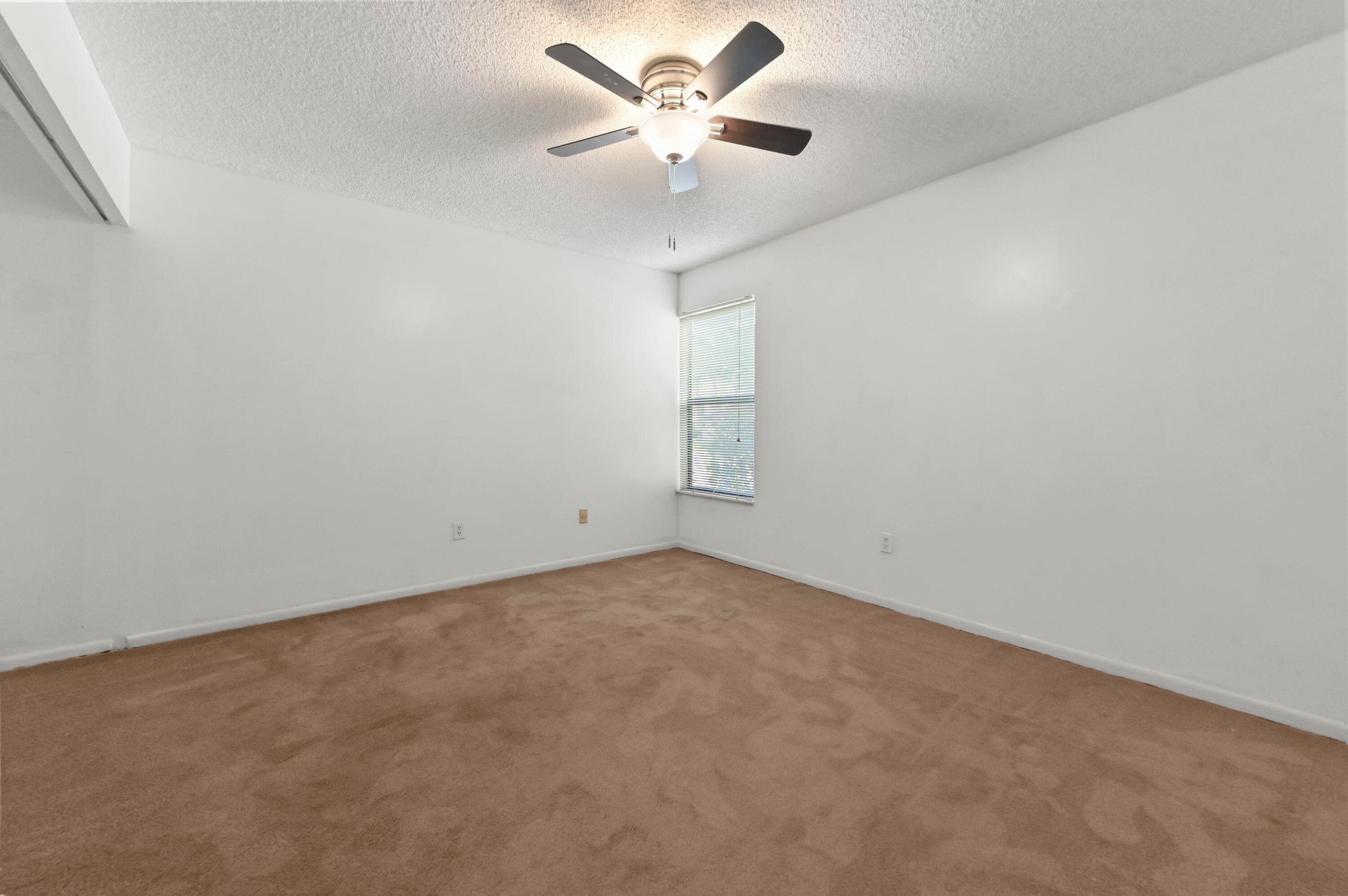 105 Lakeview Drive E, Royal Palm Beach, FL 33411 — photo 16 of 30