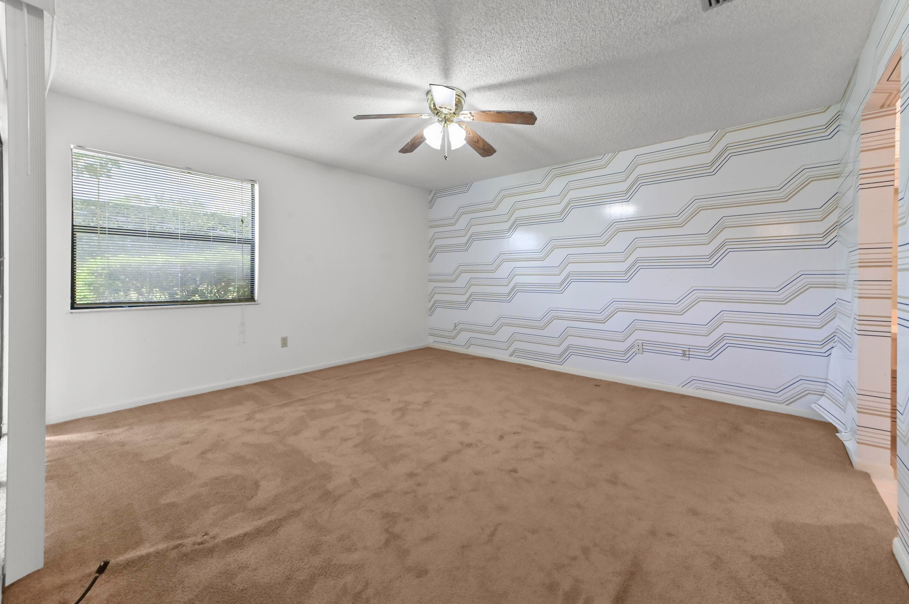 105 Lakeview Drive E, Royal Palm Beach, FL 33411 — photo 11 of 30