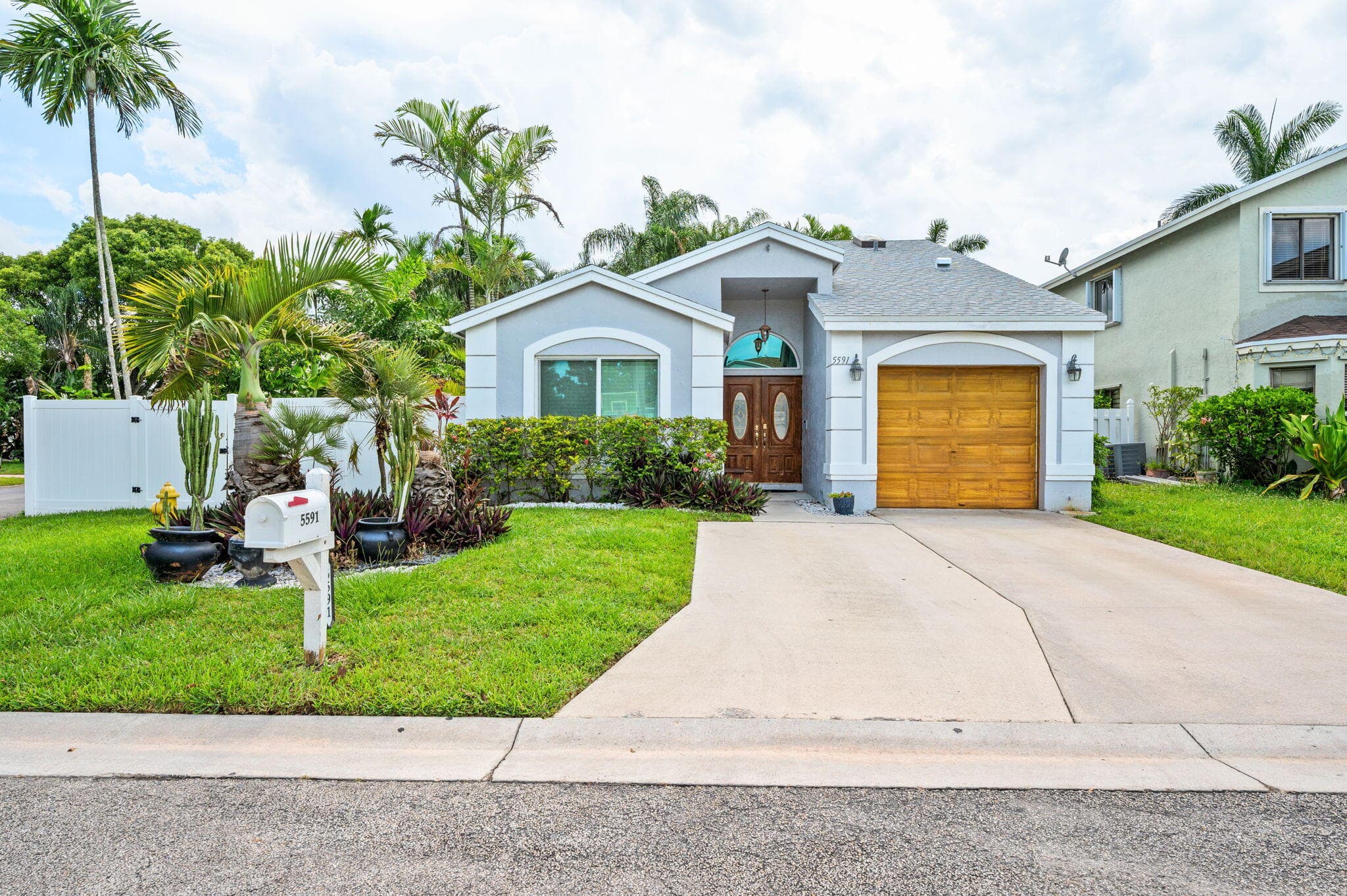 5591 SW 99th Avenue, Cooper City, FL 33328 — photo
