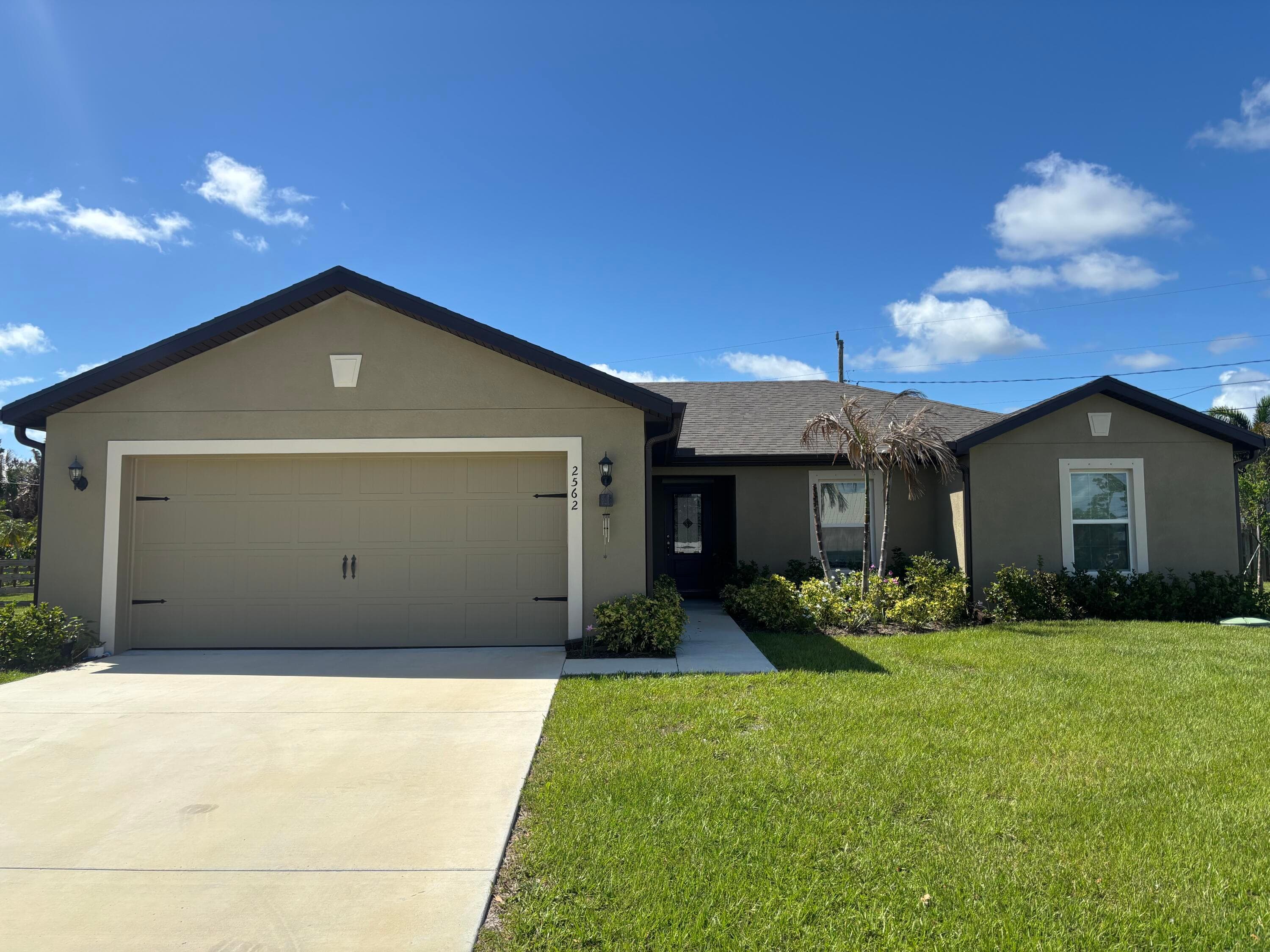 2562 SE Kaycee Court, Port St. Lucie, FL 34952 — photo