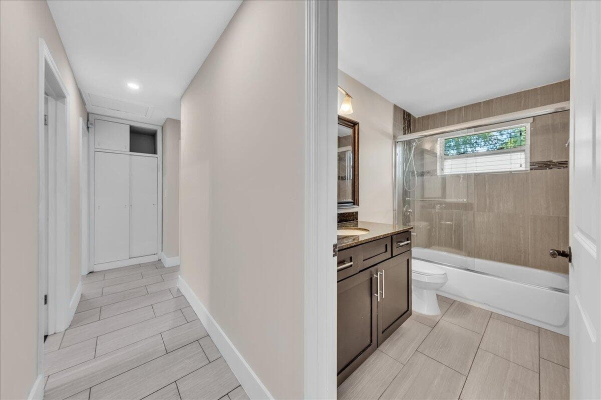 611 N Highland Drive, Hollywood, FL 33021 — photo 20 of 36