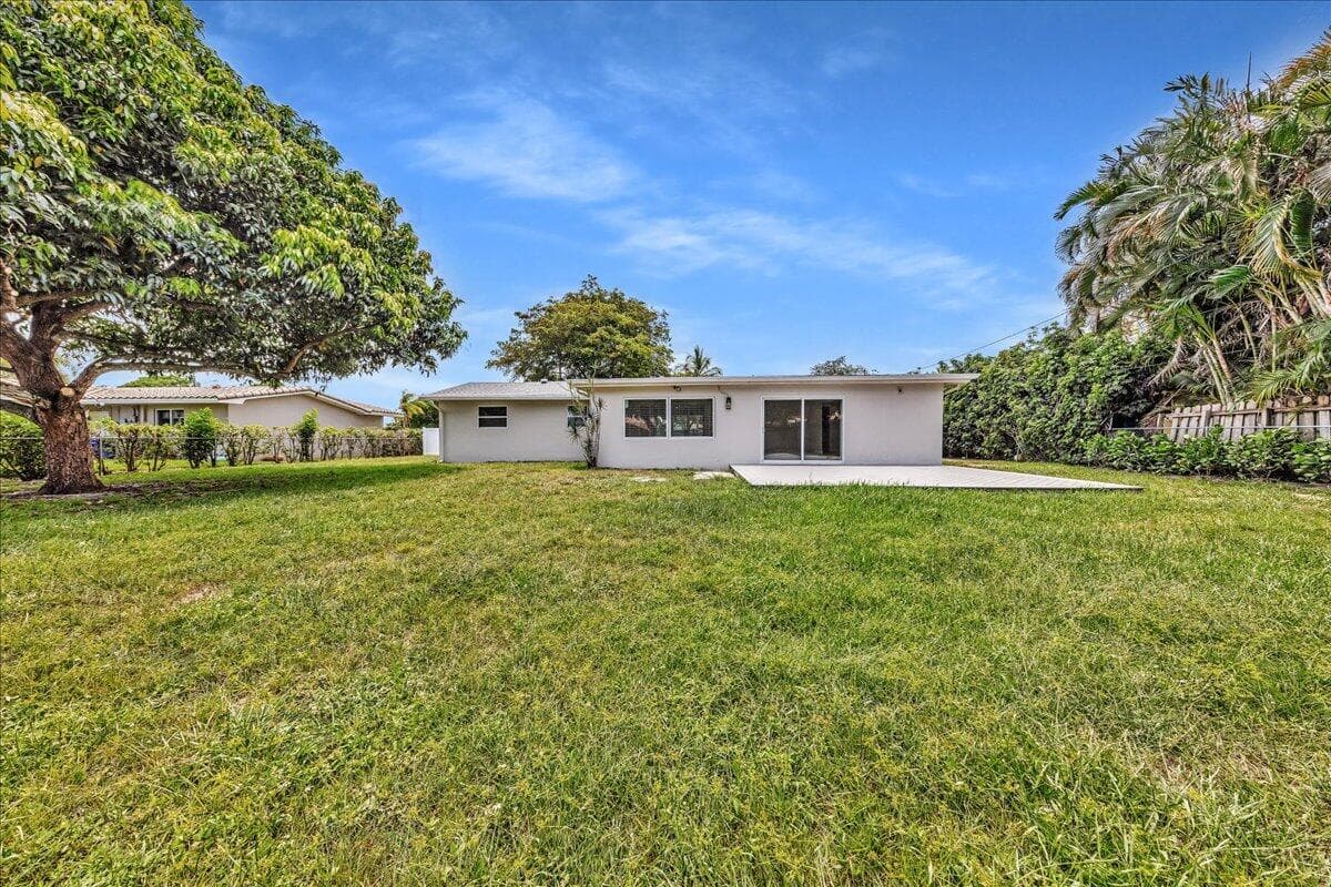 611 N Highland Drive, Hollywood, FL 33021 — photo 33 of 36