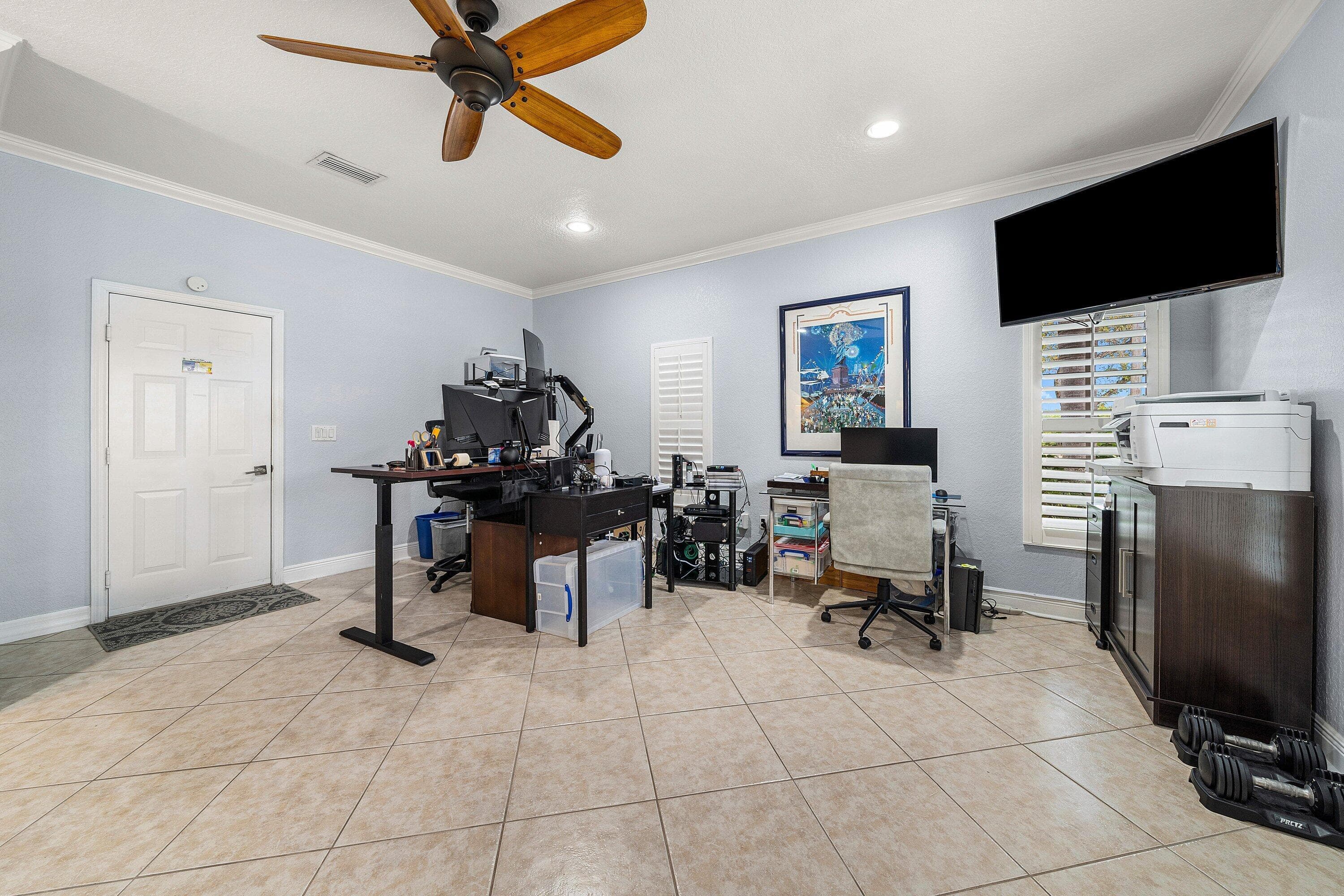 290 NE 5th Avenue 9, Delray Beach, FL 33483 — photo 8 of 38