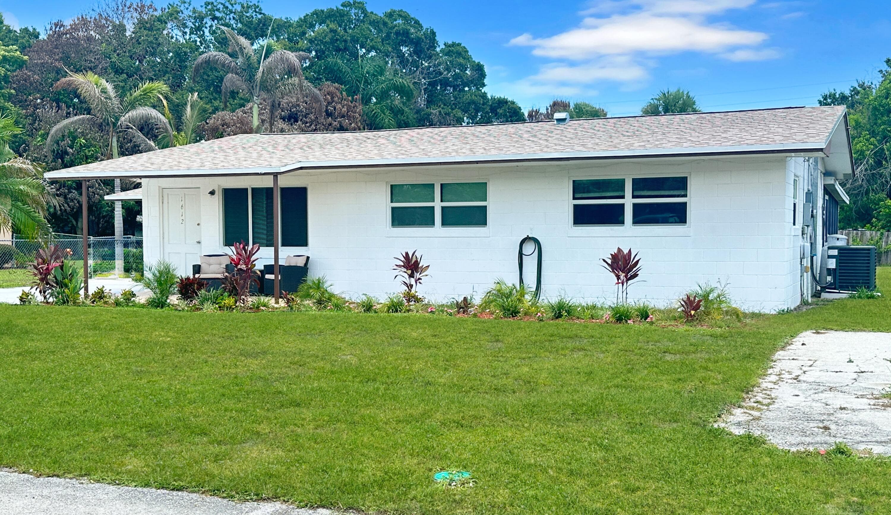 1612 S 28th Street, Fort Pierce, FL 34947 — photo 3 of 32