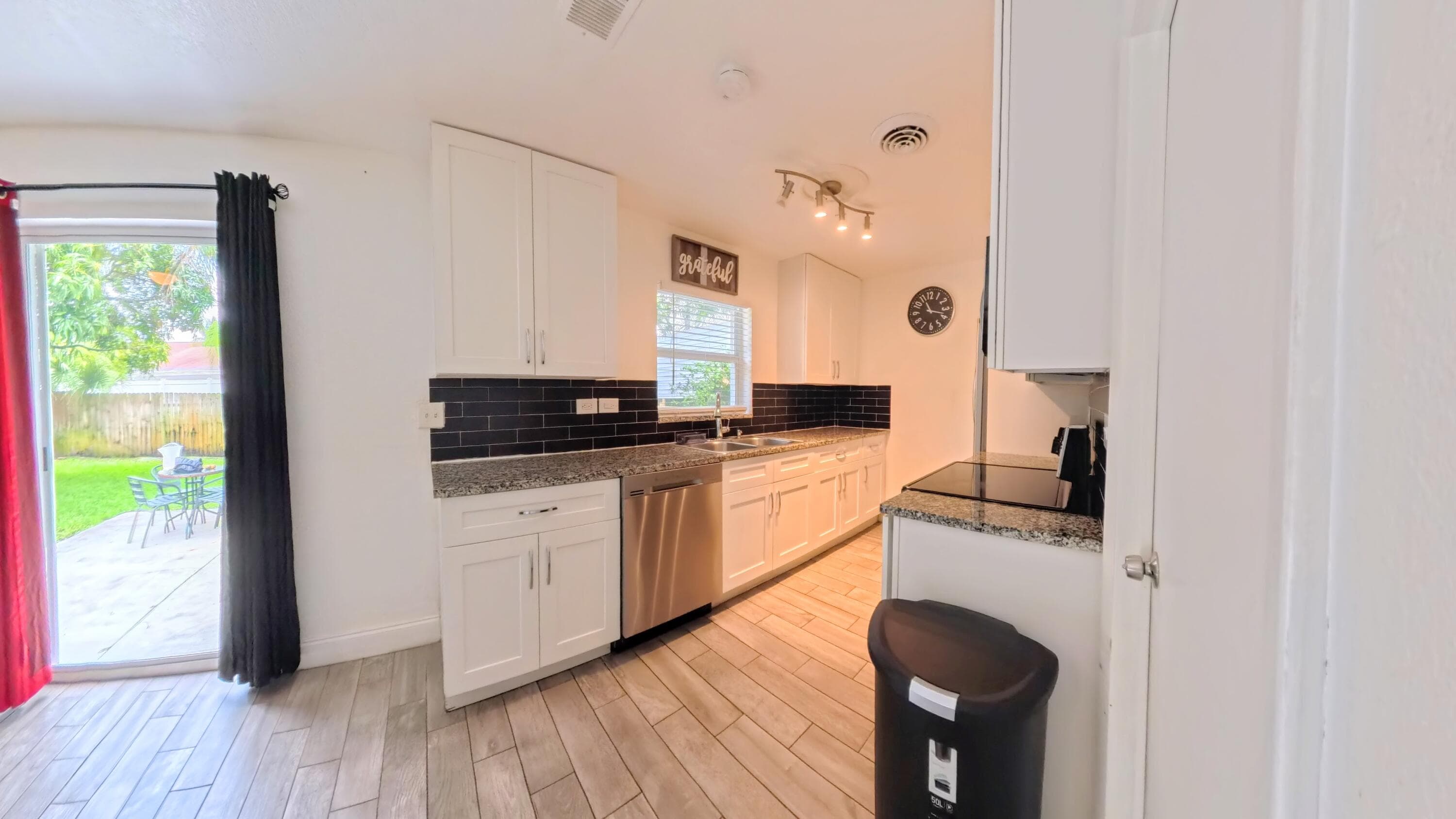 1719 15th Avenue N, Lake Worth Beach, FL 33460 — photo 12 of 43