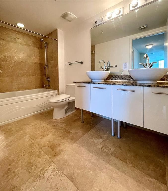 41 SE 5th Street 1615, Miami, FL 33131 — photo 3 of 14