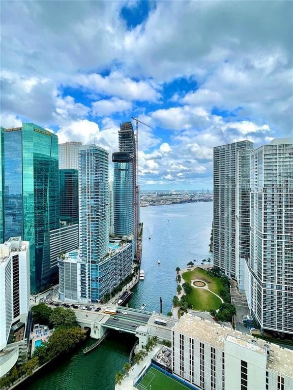 41 SE 5th Street 1615, Miami, FL 33131 — photo 7 of 14