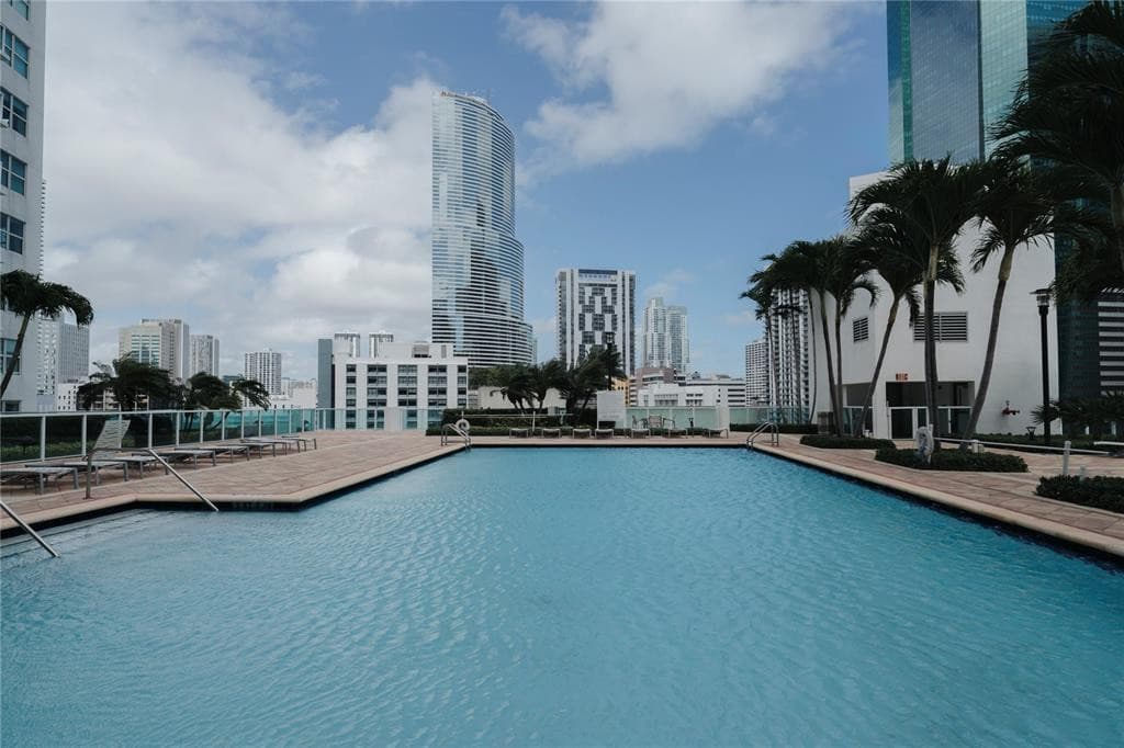 41 SE 5th Street 1615, Miami, FL 33131 — photo 10 of 14