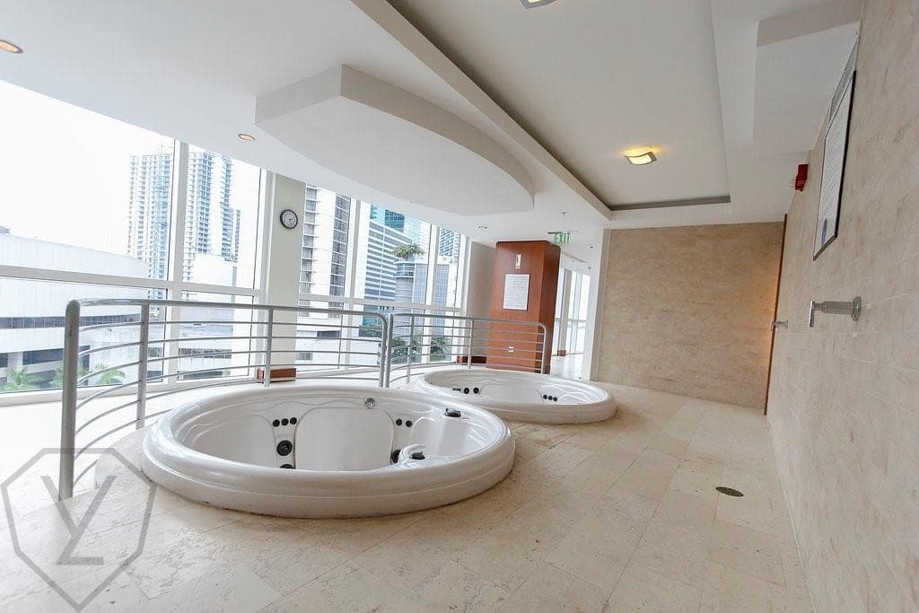 41 SE 5th Street 1615, Miami, FL 33131 — photo 12 of 14