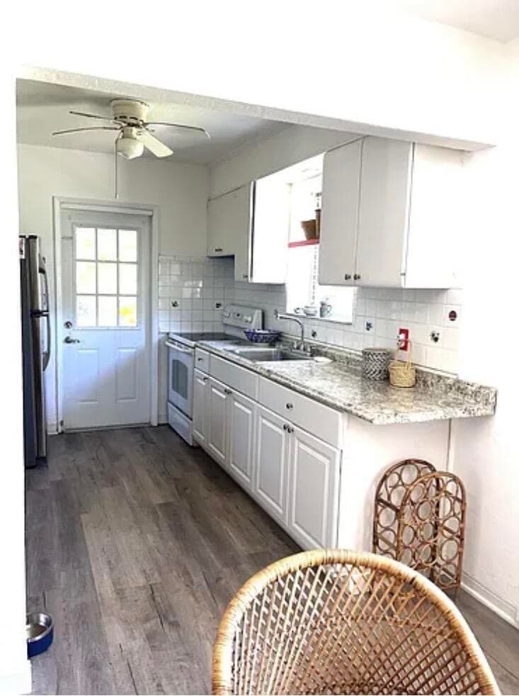 24 SW 12th Street, Dania Beach, FL 33004 — photo 5 of 16