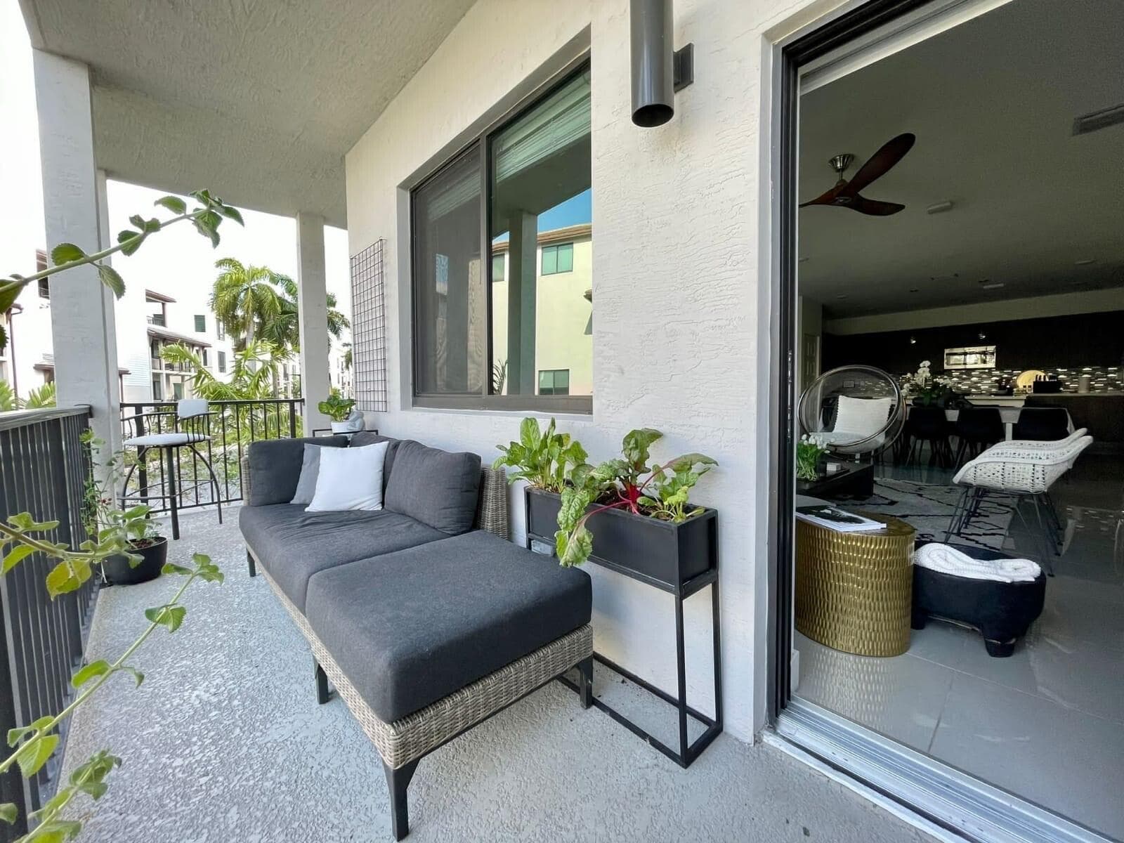 4713 NW 84th Court, Doral, FL 33166 — photo 8 of 35