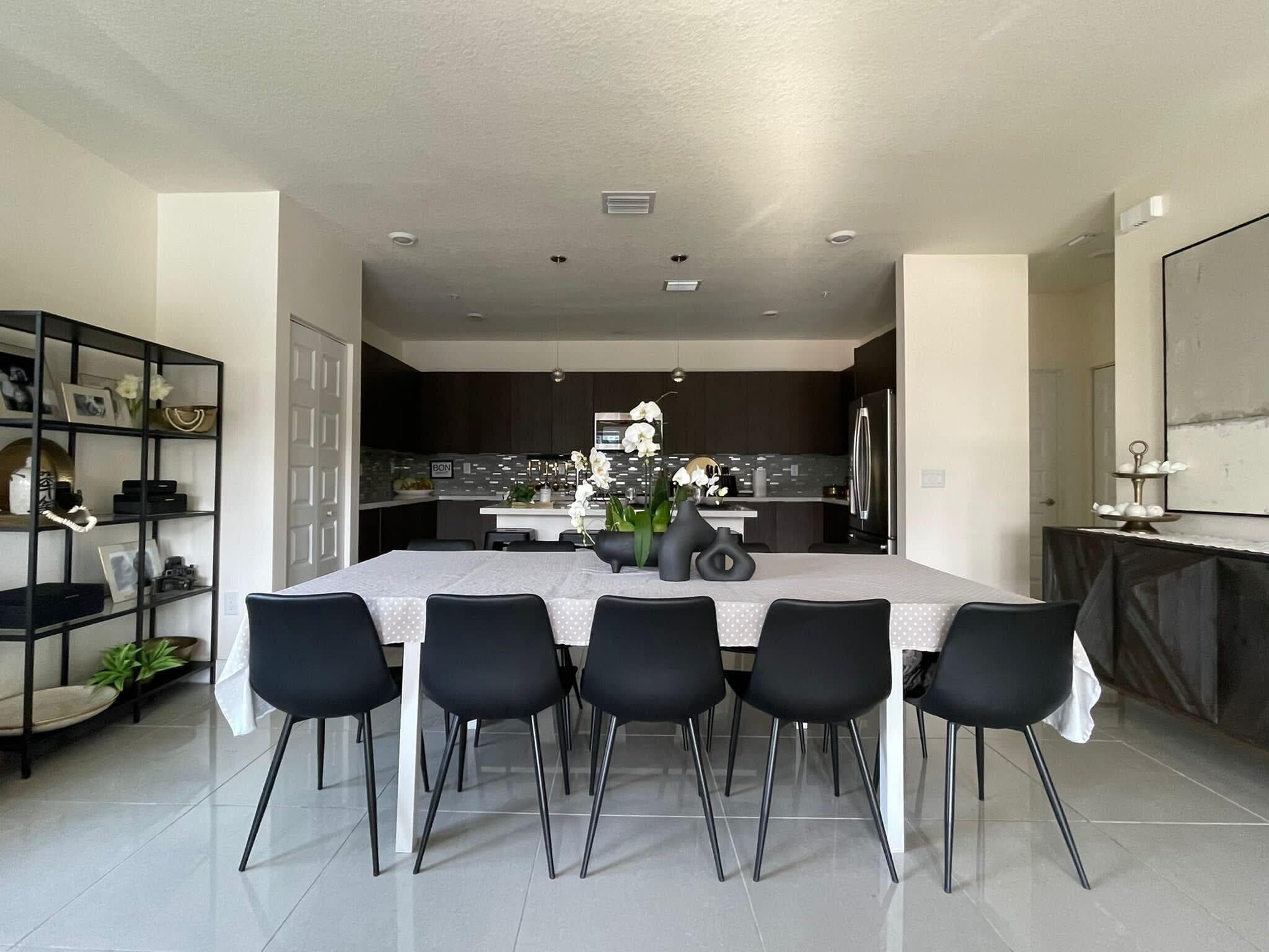4713 NW 84th Court, Doral, FL 33166 — photo 9 of 35