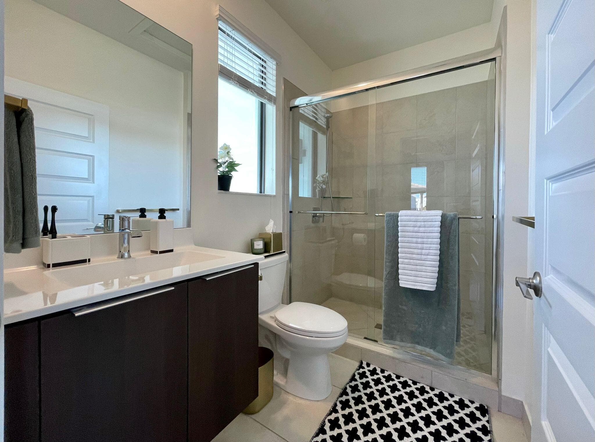 4713 NW 84th Court, Doral, FL 33166 — photo 16 of 35