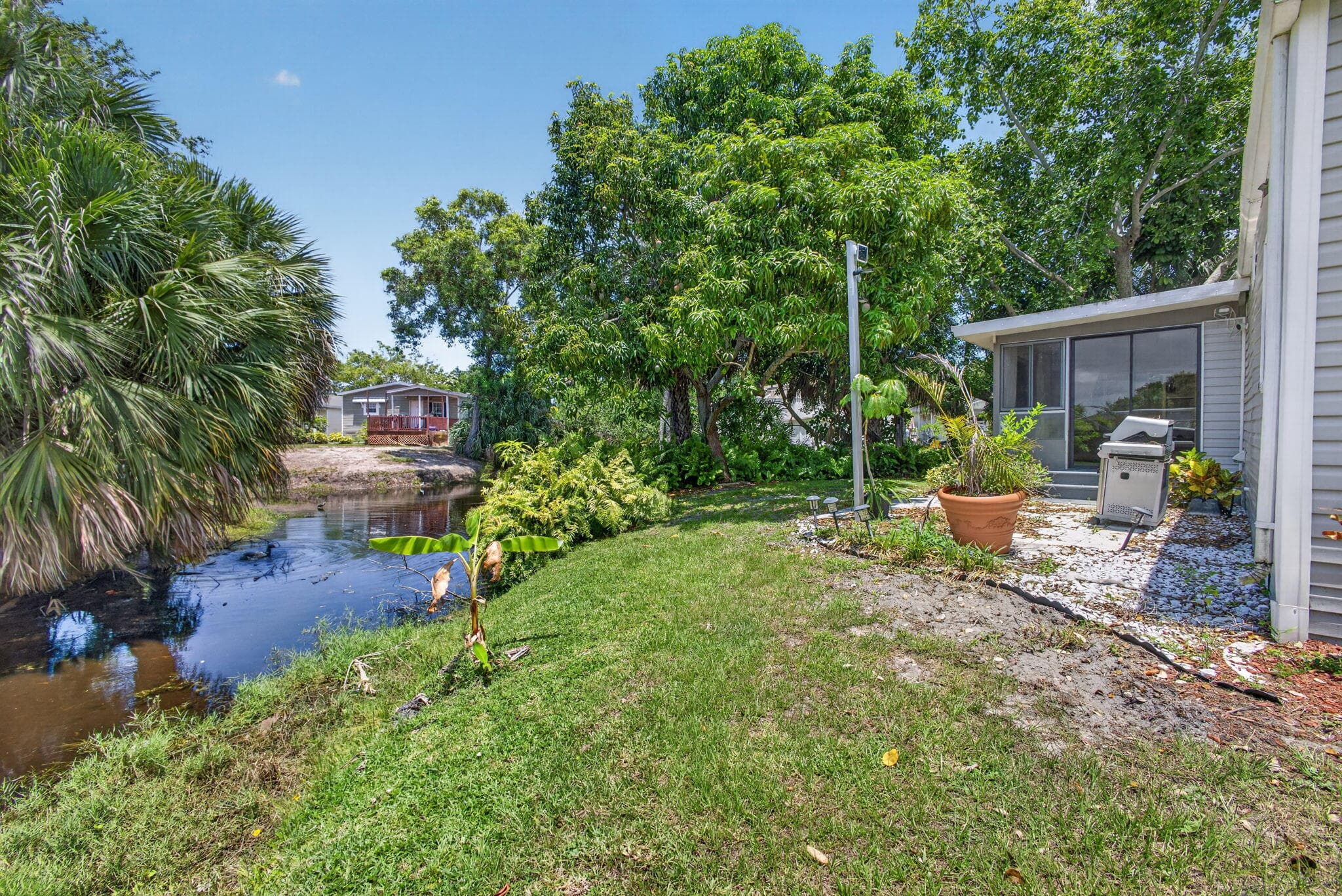 170 Maple Avenue W, Palm Beach Gardens, FL 33410 — photo 9 of 63