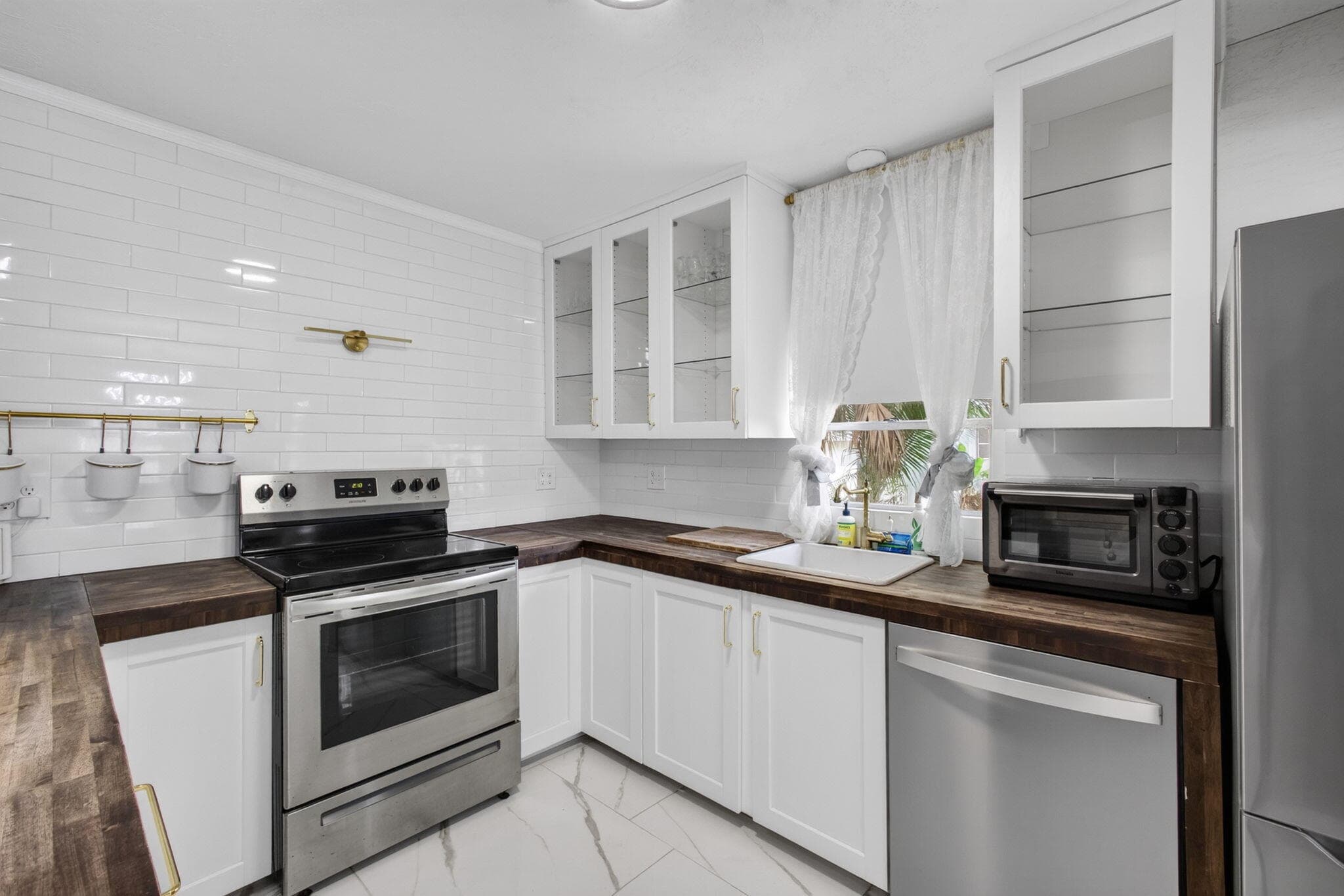 170 Maple Avenue W, Palm Beach Gardens, FL 33410 — photo 24 of 63