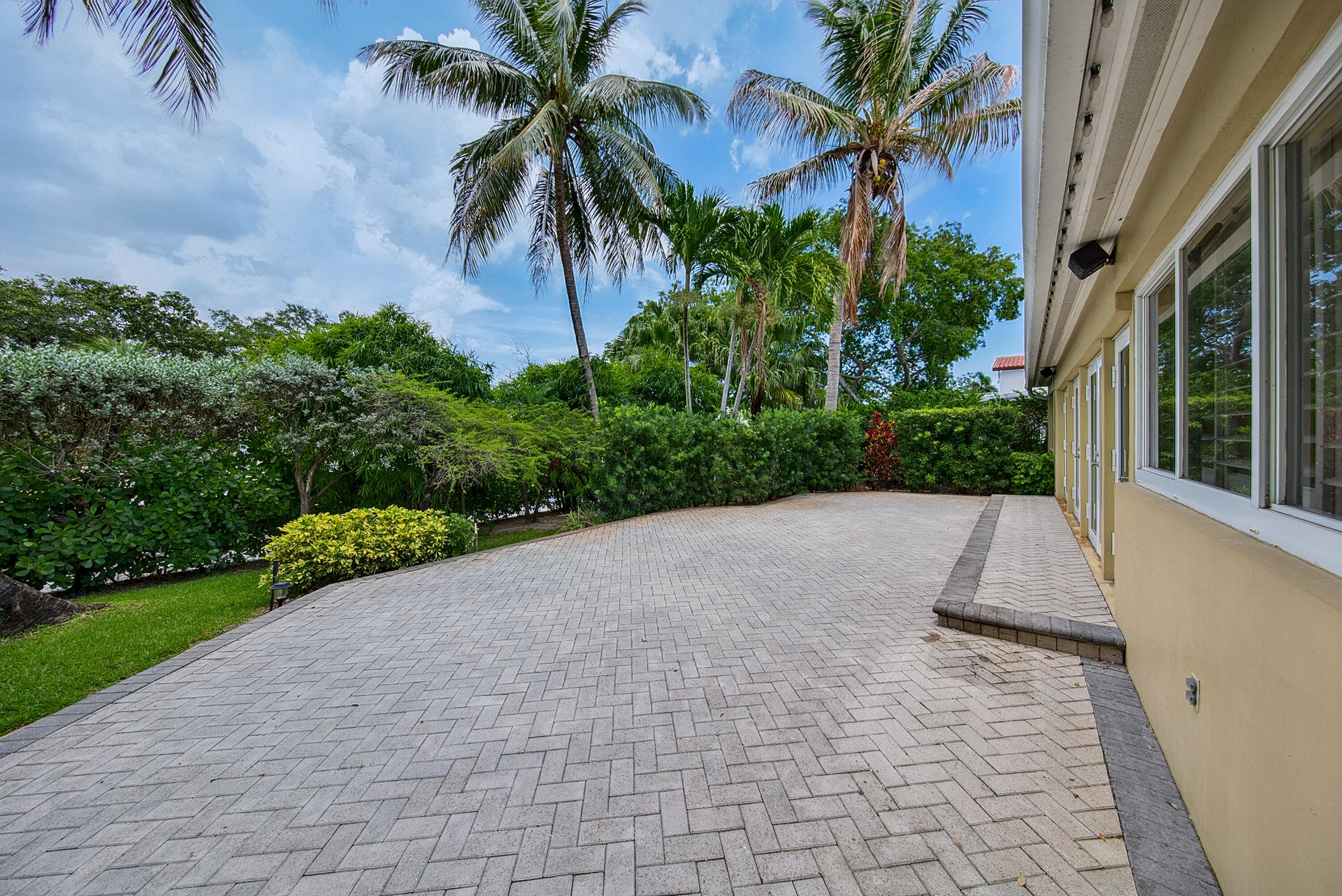 1325 Guava Isle, Fort Lauderdale, FL 33315 — photo 21 of 30