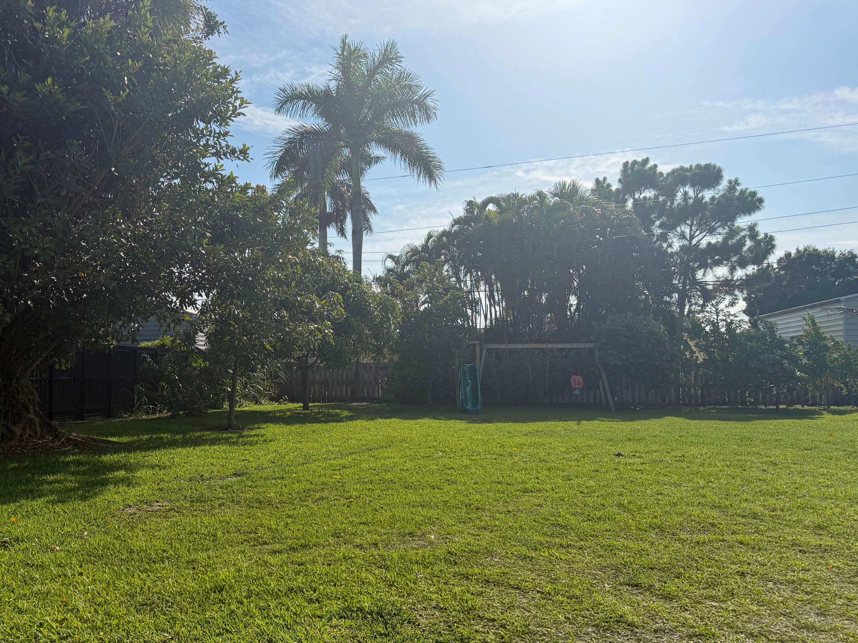 80 Cleveland Road, Lake Worth, FL 33467 — photo 4 of 27