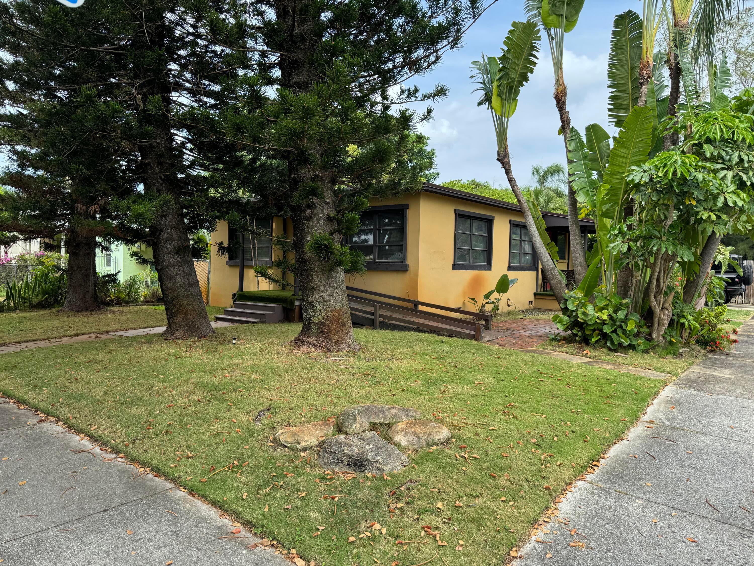2919 Poinsettia Avenue, West Palm Beach, FL 33407 — photo 12 of 18