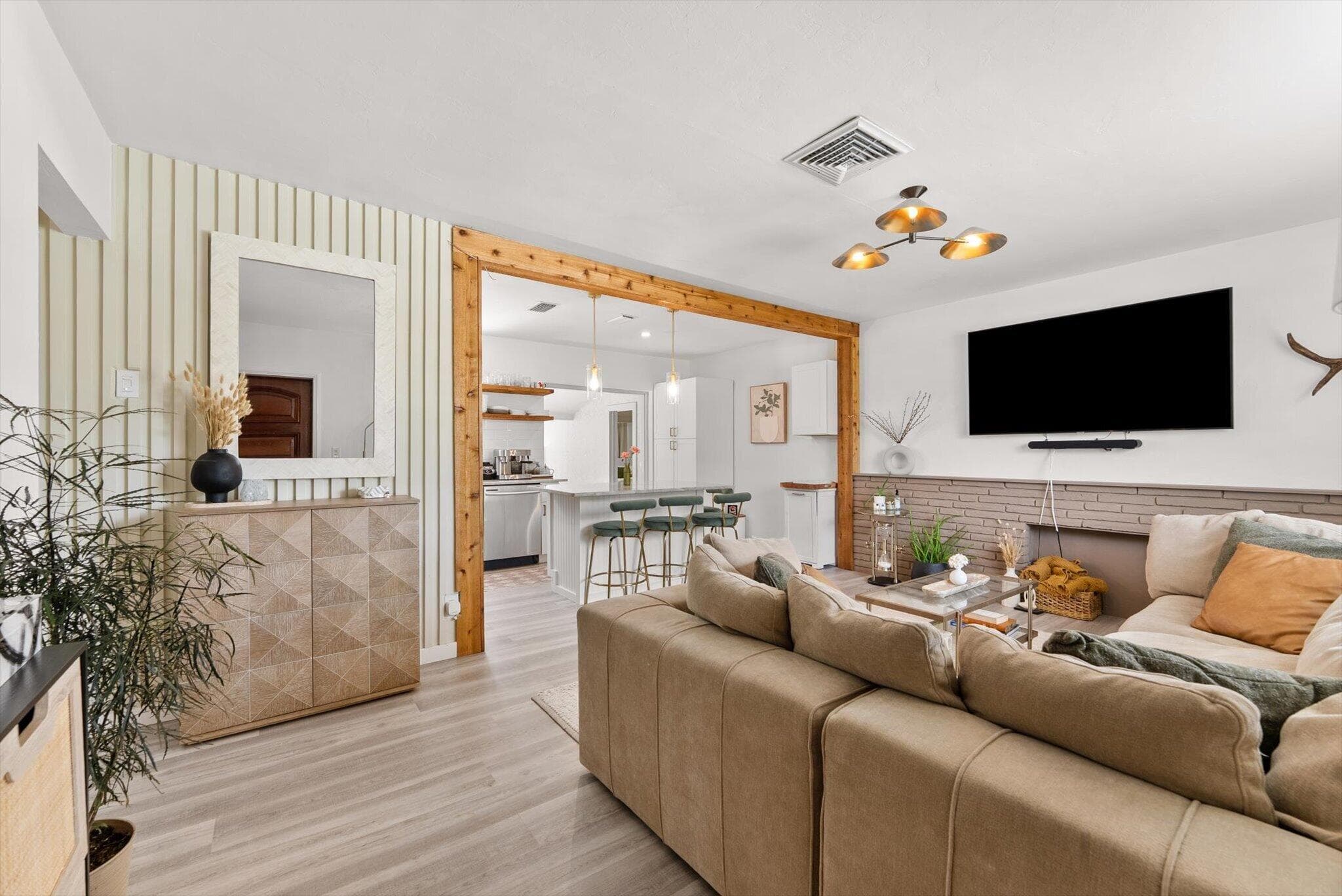 350 Forest Hill Boulevard, West Palm Beach, FL 33405 — photo 9 of 35