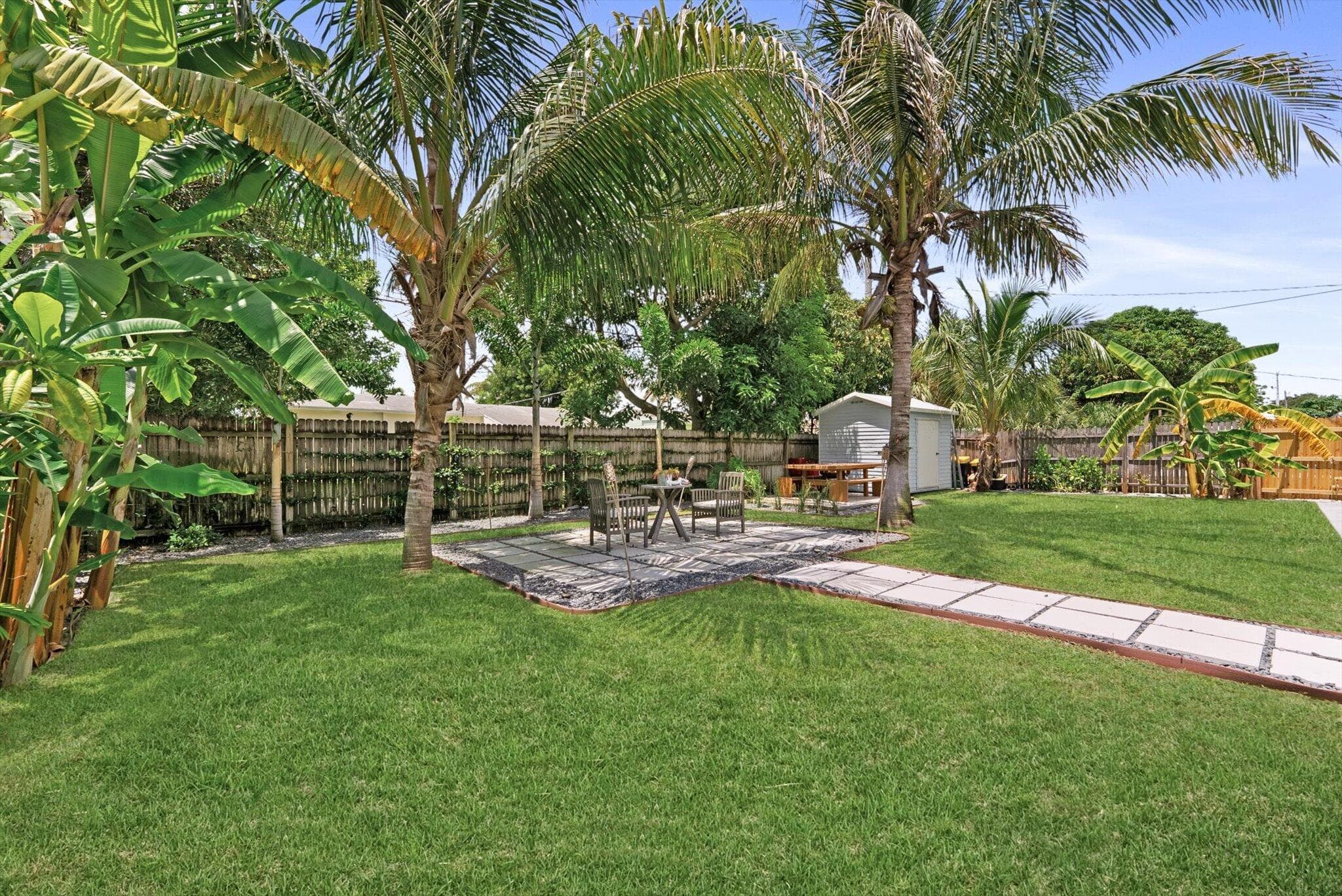 350 Forest Hill Boulevard, West Palm Beach, FL 33405 — photo 20 of 35