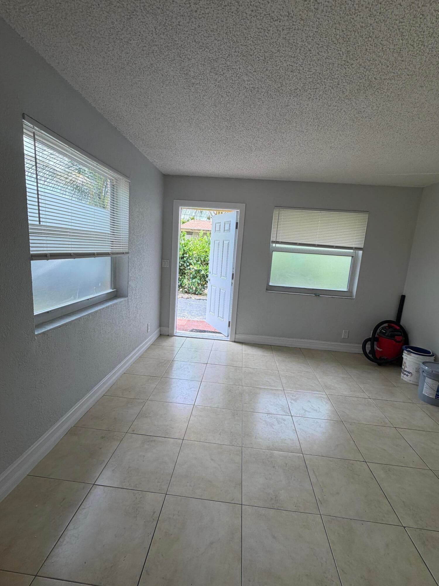 1643 NE 3rd Avenue, Delray Beach, FL 33444 — photo 5 of 13