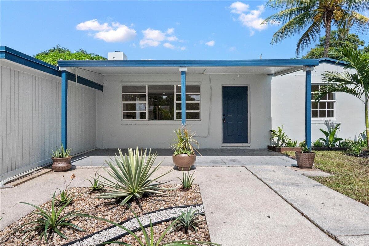 1306 S C Terrace, Lake Worth Beach, FL 33460 — photo 3 of 16