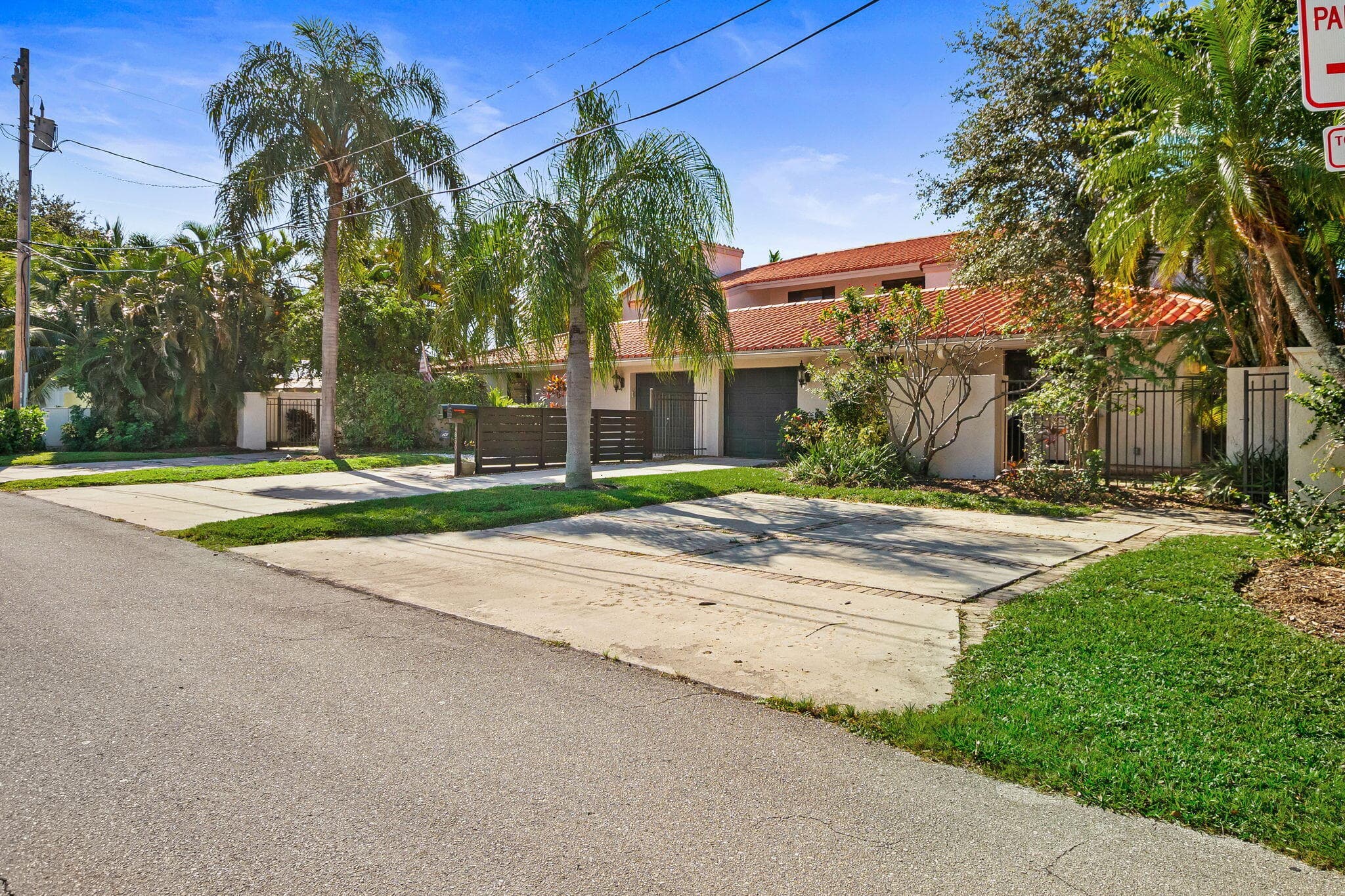 4850 NE 25th Avenue West, Fort Lauderdale, FL 33308 — photo 3 of 58