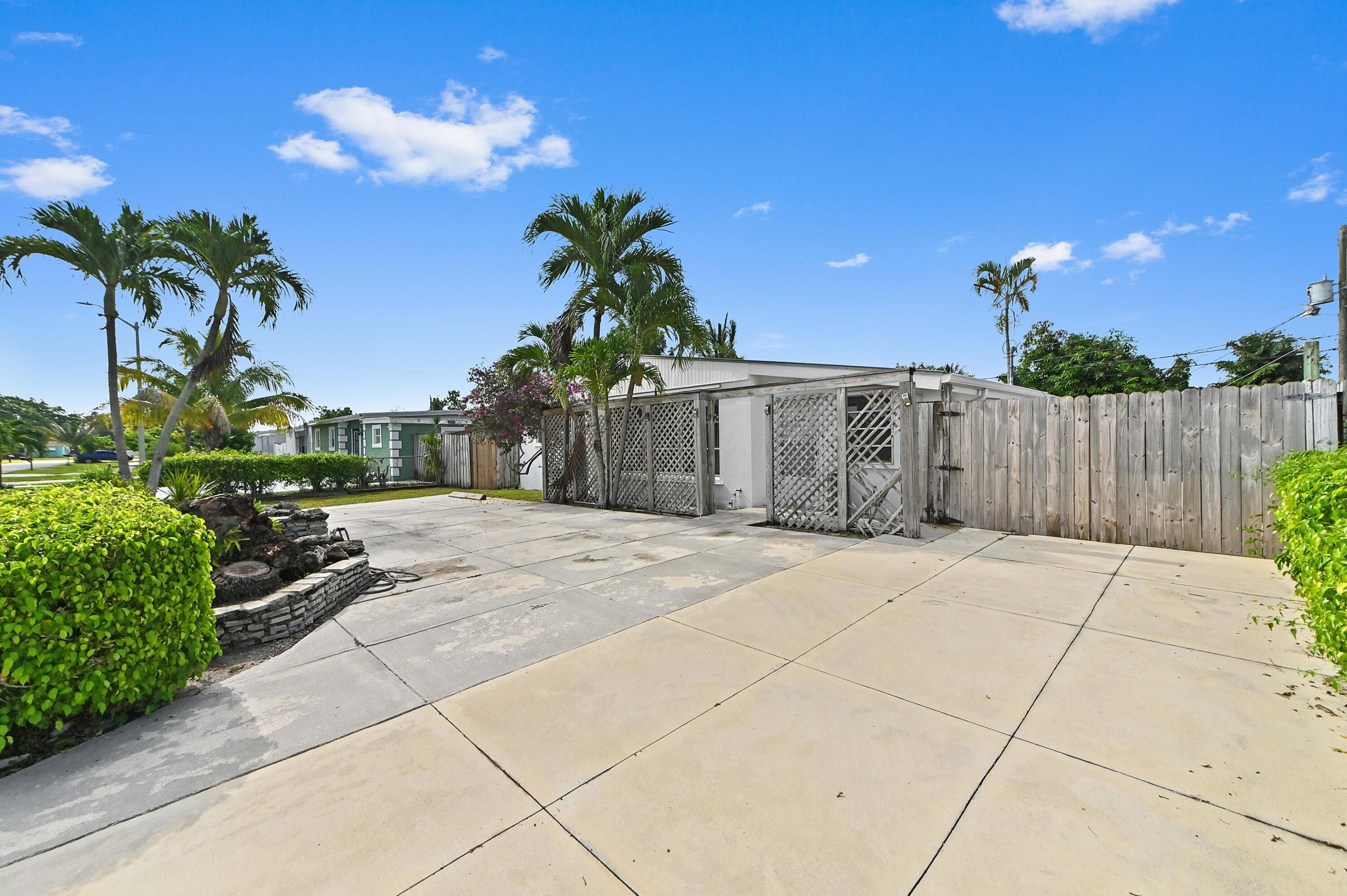 3892 Nowata Road, Lake Worth, FL 33462 — photo 2 of 30