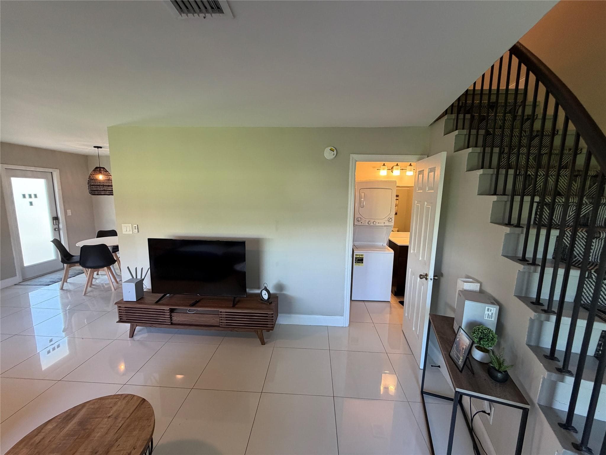 608 NE 29th Drive 1, Wilton Manors, FL 33334 — photo 3 of 27