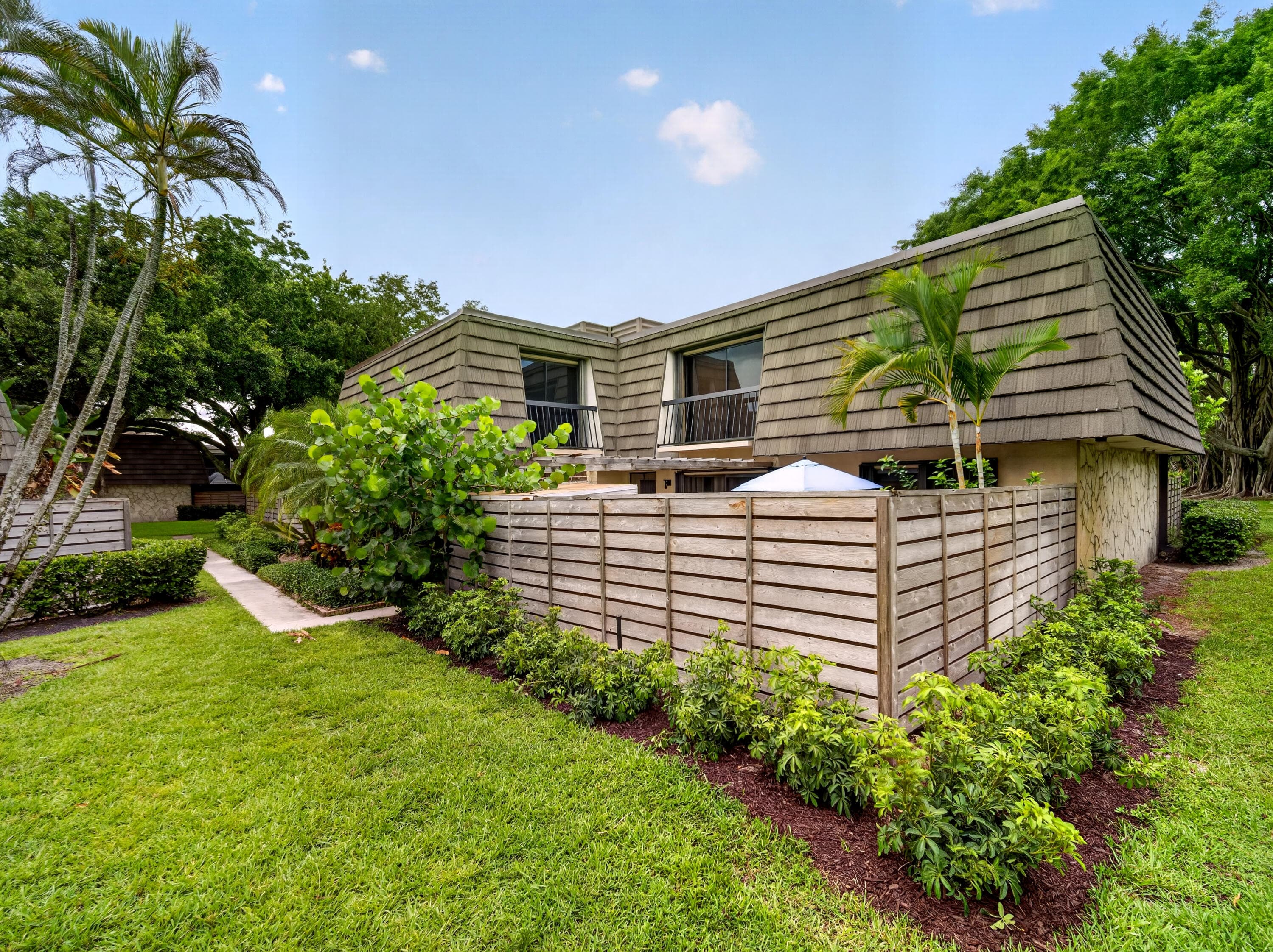 1519 15th Terrace, Palm Beach Gardens, FL 33418 — photo 1 of 31