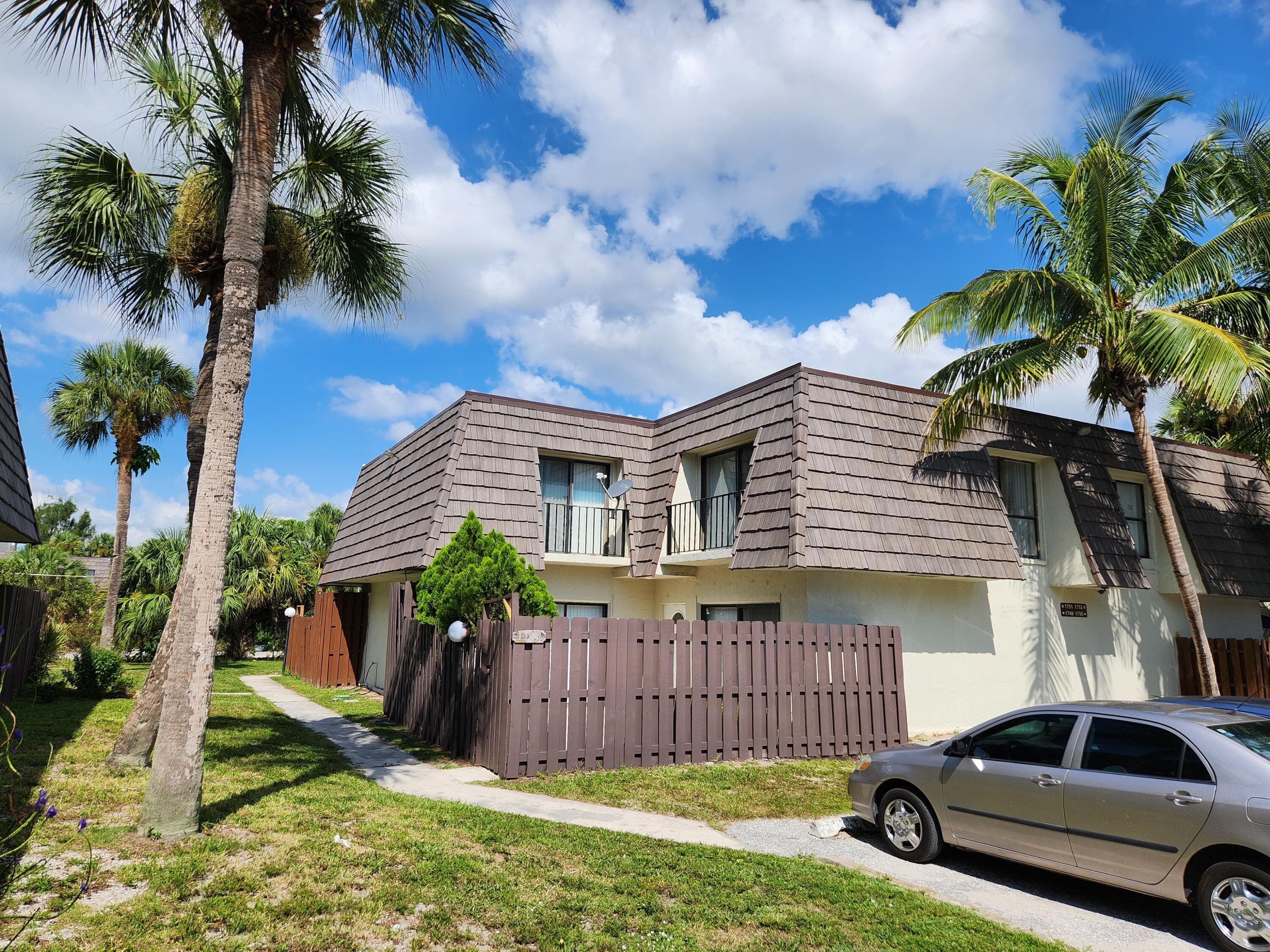 1749 N Congress Avenue C, West Palm Beach, FL 33401 — photo