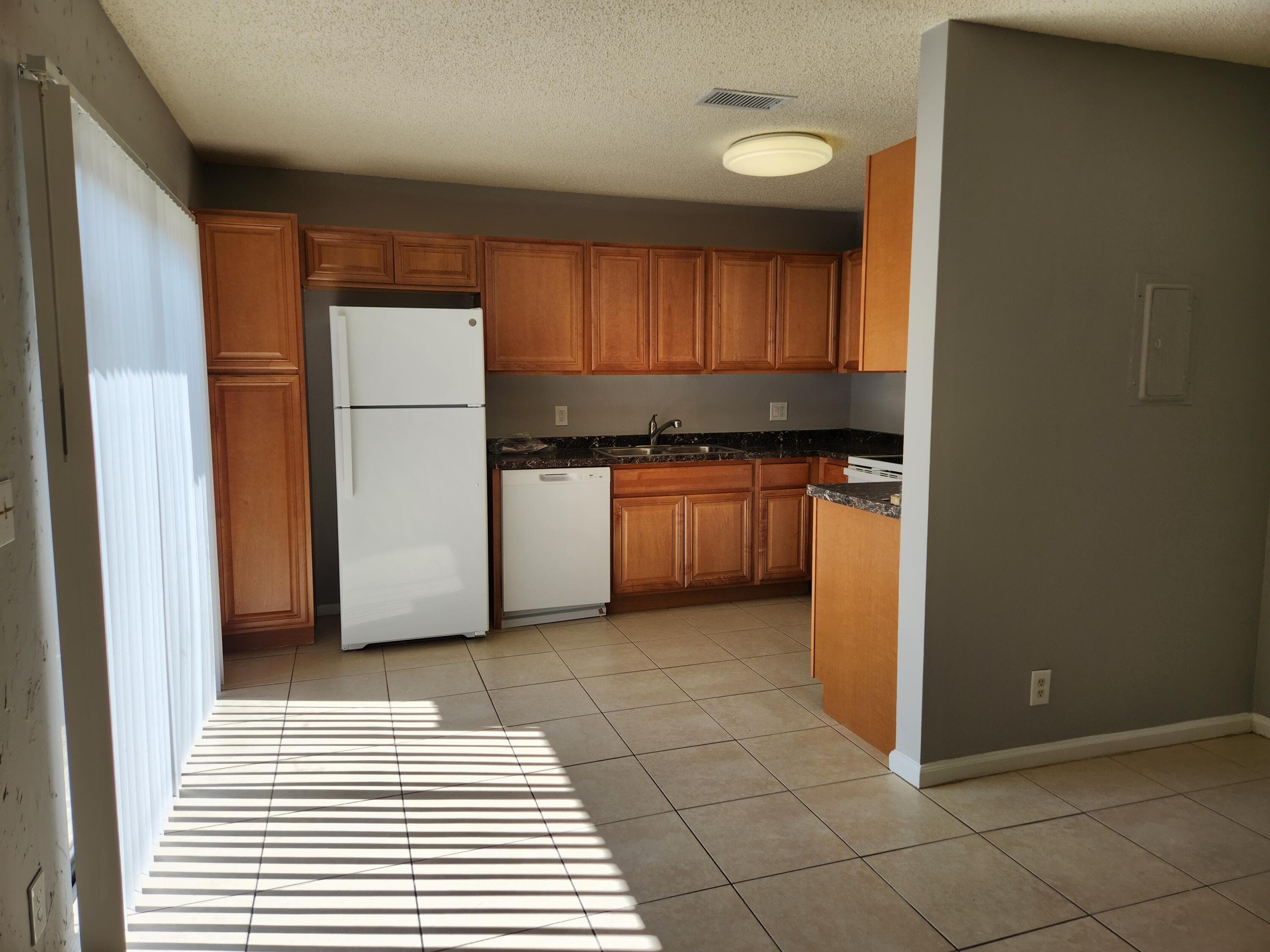 1749 N Congress Avenue C, West Palm Beach, FL 33401 — photo 4 of 24