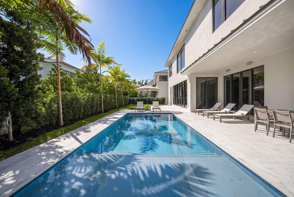 1550 Ponce De Leon Drive, Fort Lauderdale, FL 33316 — photo 8 of 81