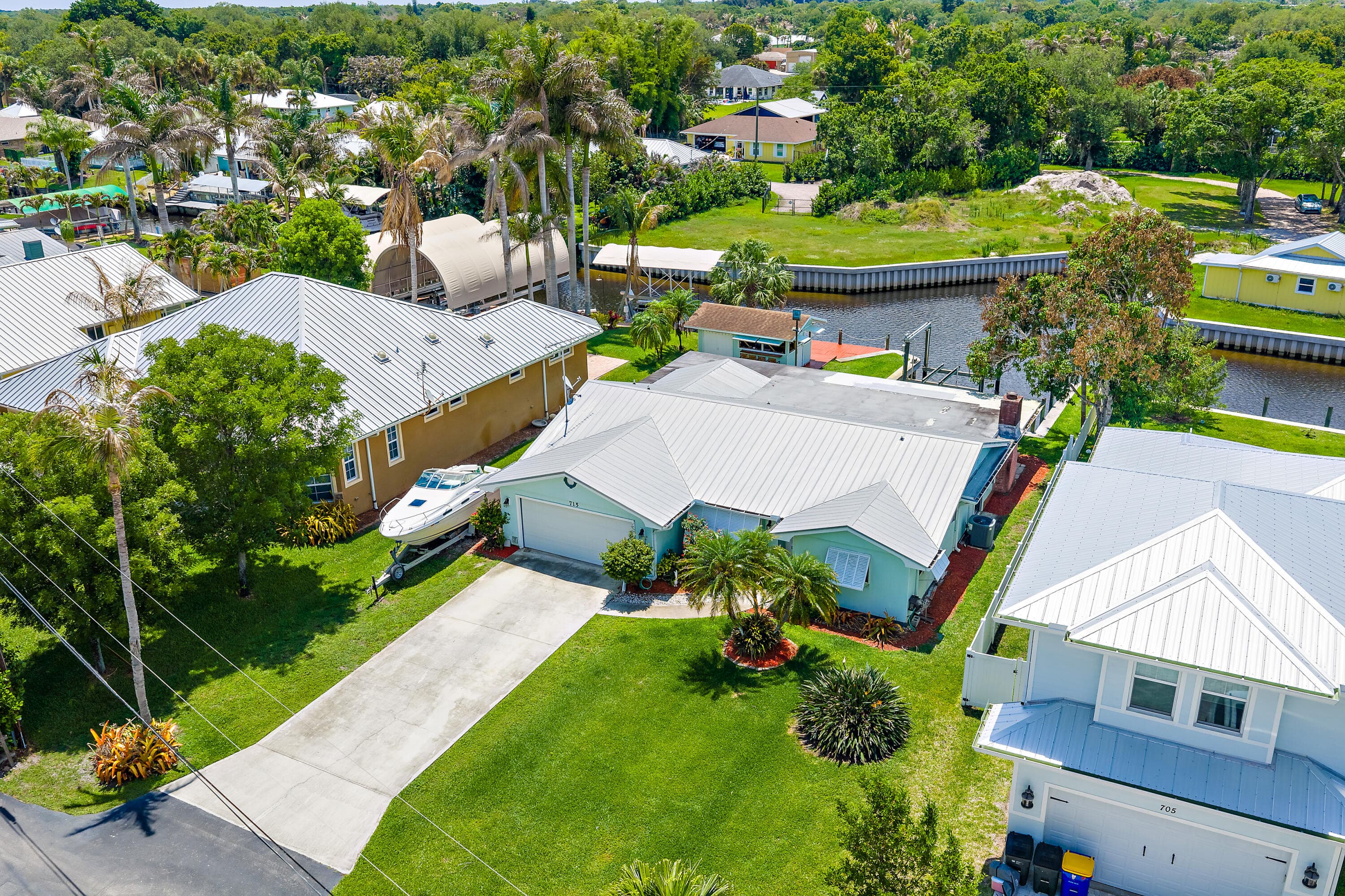715 SW Rustic Circle, Stuart, FL 34997 — photo 4 of 15