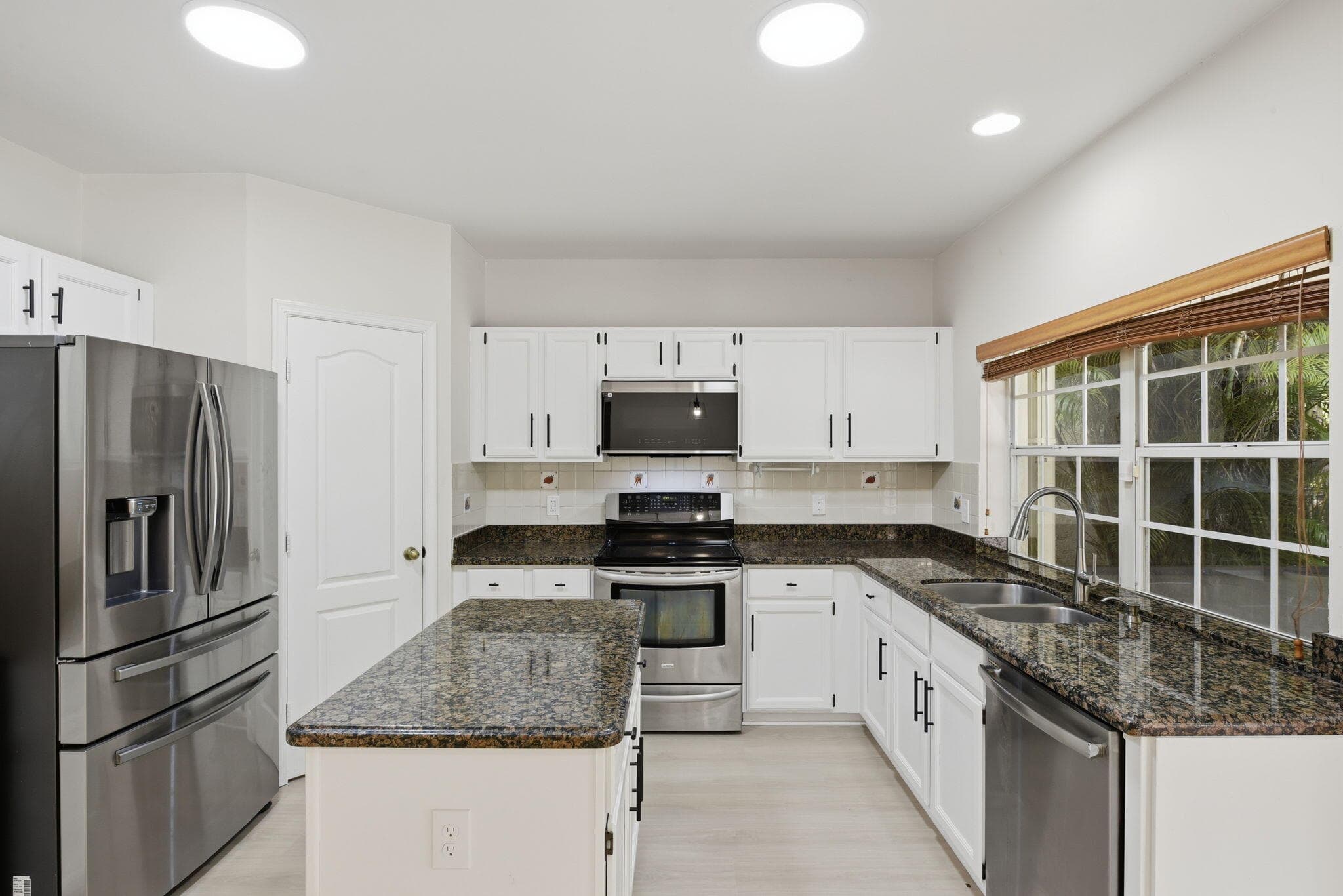 7555 Live Oak Drive, Coral Springs, FL 33065 — photo 15 of 67