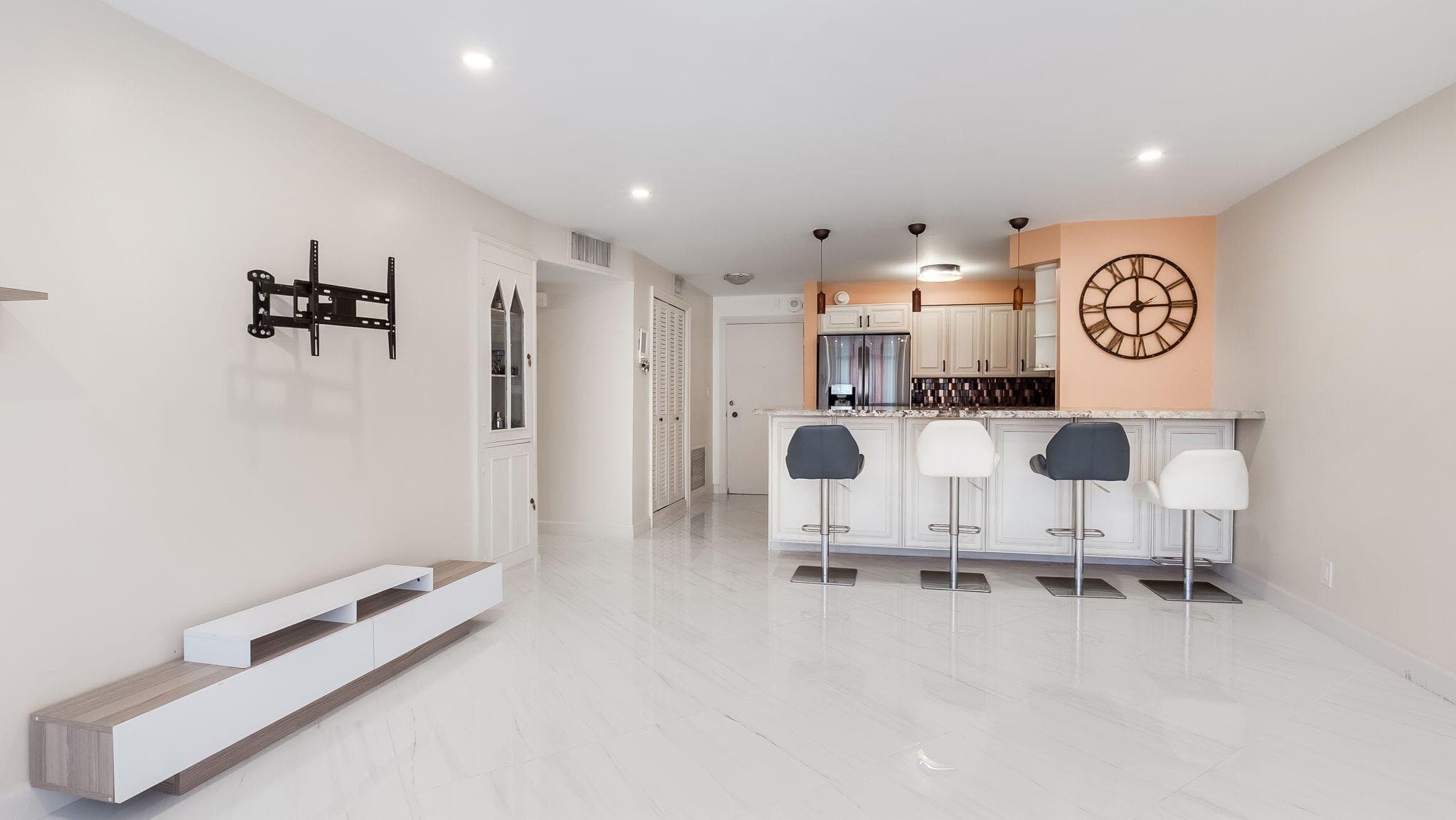 133 N Pompano Beach Boulevard 204, Pompano Beach, FL 33062 — photo 11 of 37