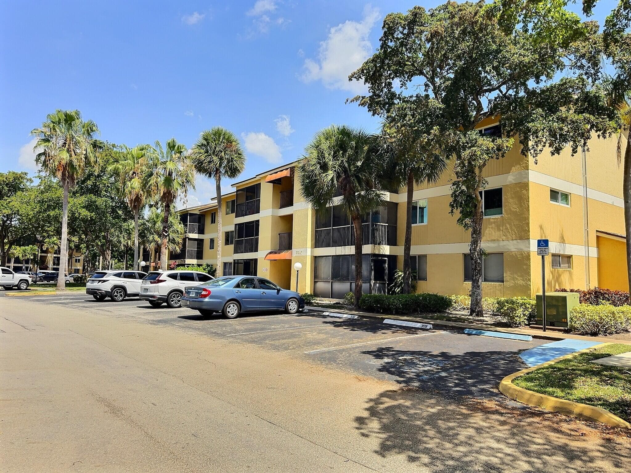 3017 N Oakland Forest Drive 308, Oakland Park, FL 33309 — photo 25 of 27